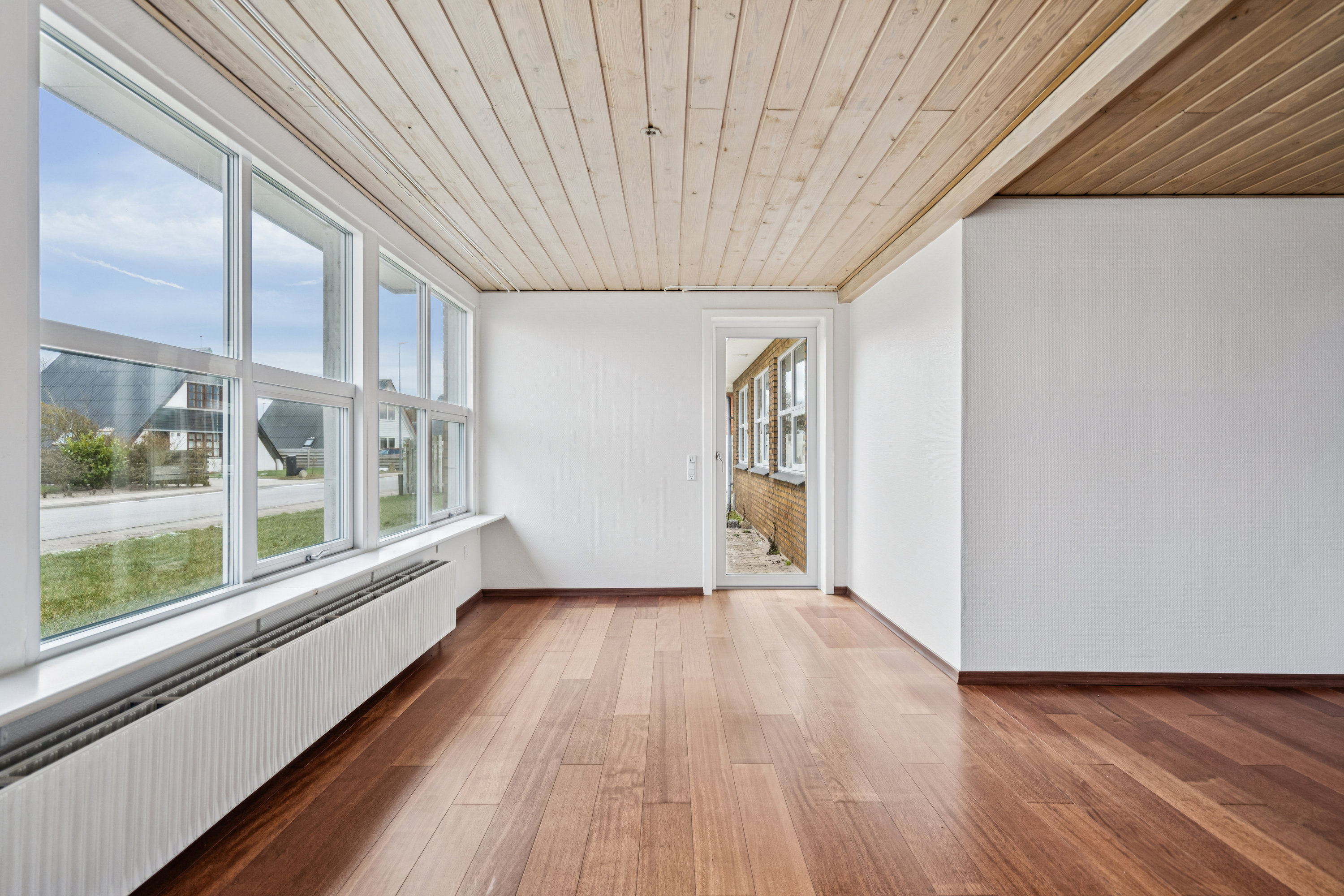 Fremhævet stue billede i fuldskærmstilstand. Billede af Skovvejen 6, 9850 Hirtshals