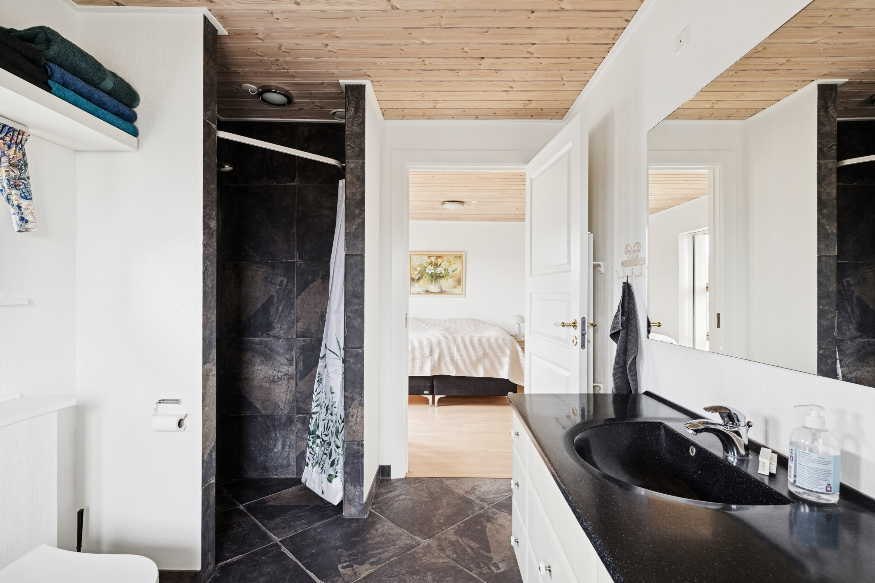 Fremhævet badeværelse billede i fuldskærmstilstand. Billede af Fjordglimt 4, Ulbjerg, 8832 Skals