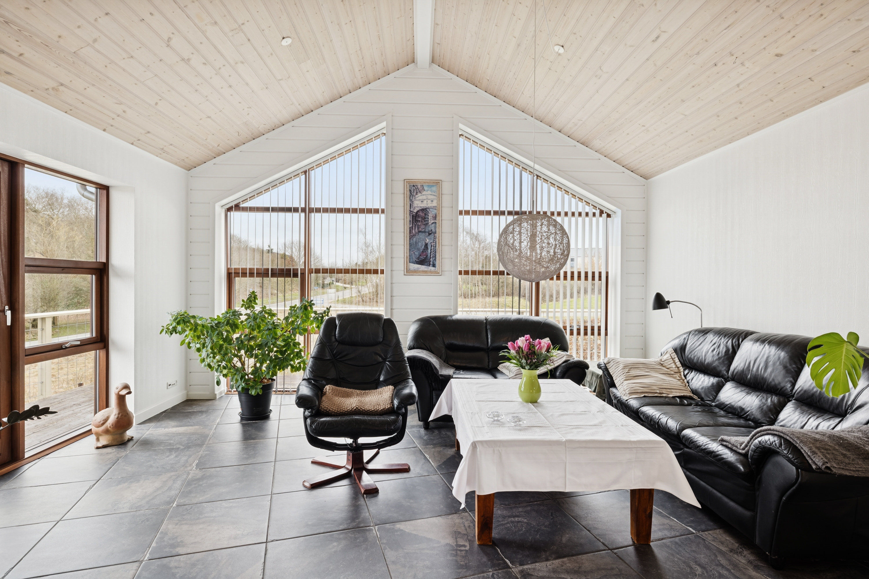 Fremhævet stue billede i fuldskærmstilstand. Billede af Fjordglimt 4, Ulbjerg, 8832 Skals