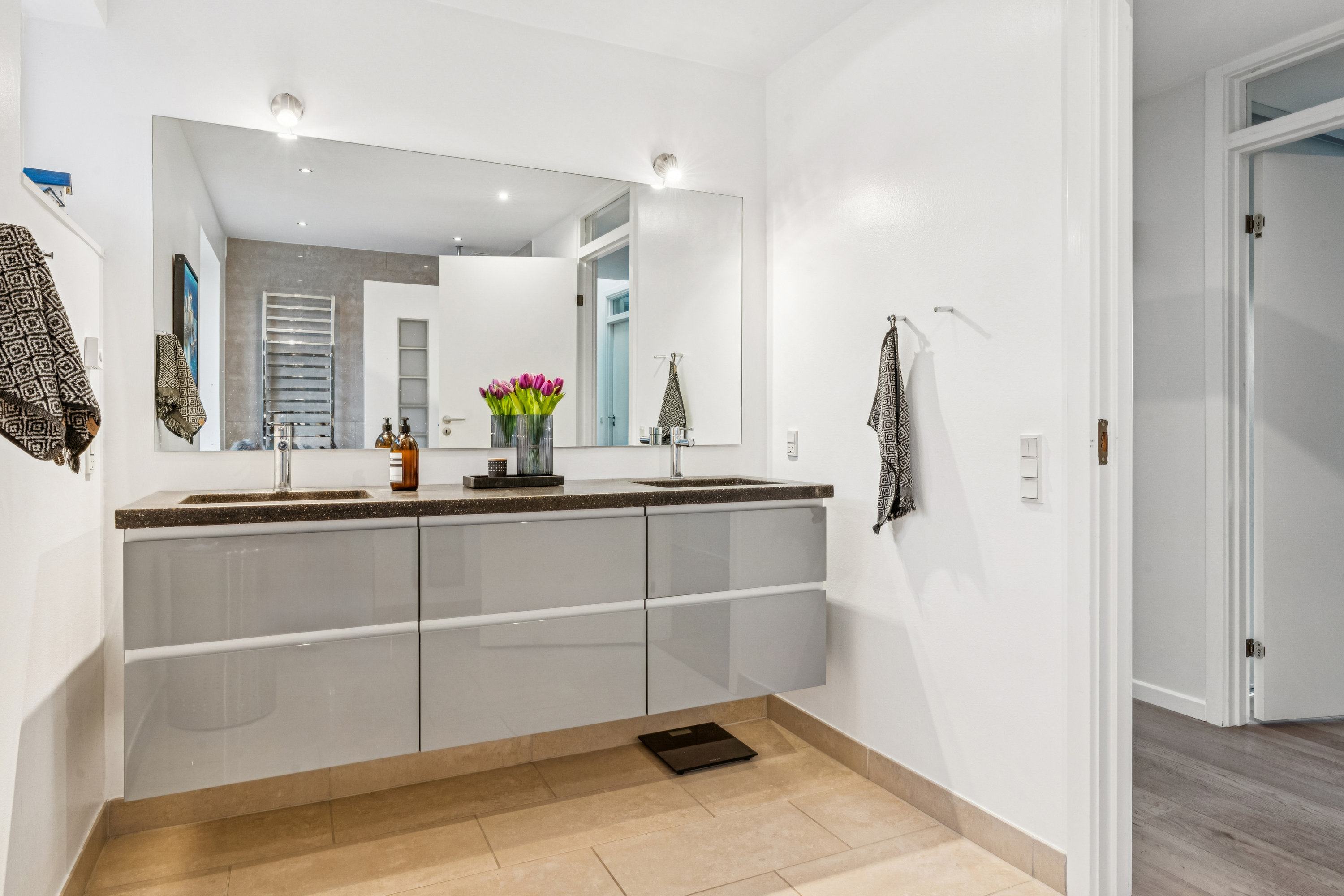 Fremhævet badeværelse billede i fuldskærmstilstand. Billede af Grundtvigsvej 5, Vejgaard, 9000 Aalborg