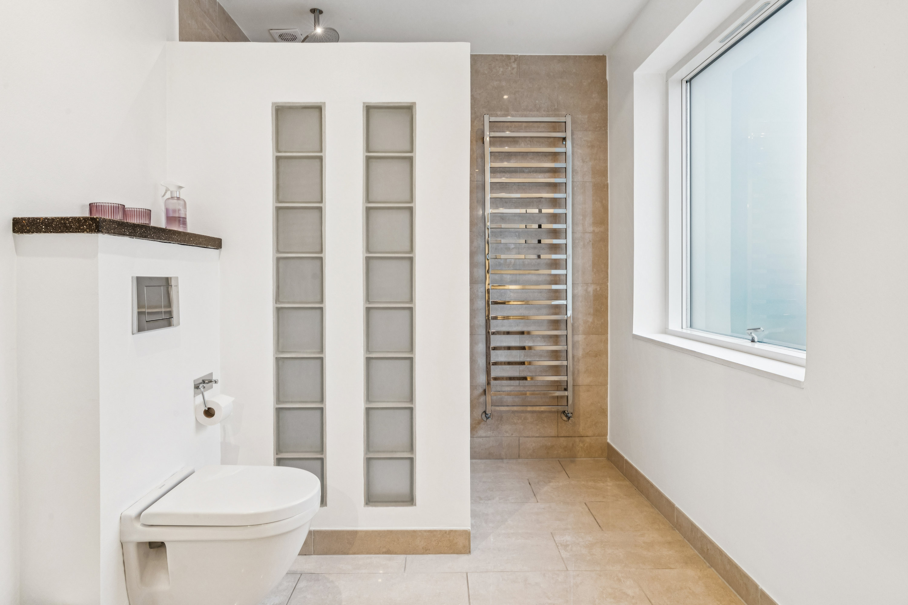 Fremhævet badeværelse billede i fuldskærmstilstand. Billede af Grundtvigsvej 5, Vejgaard, 9000 Aalborg