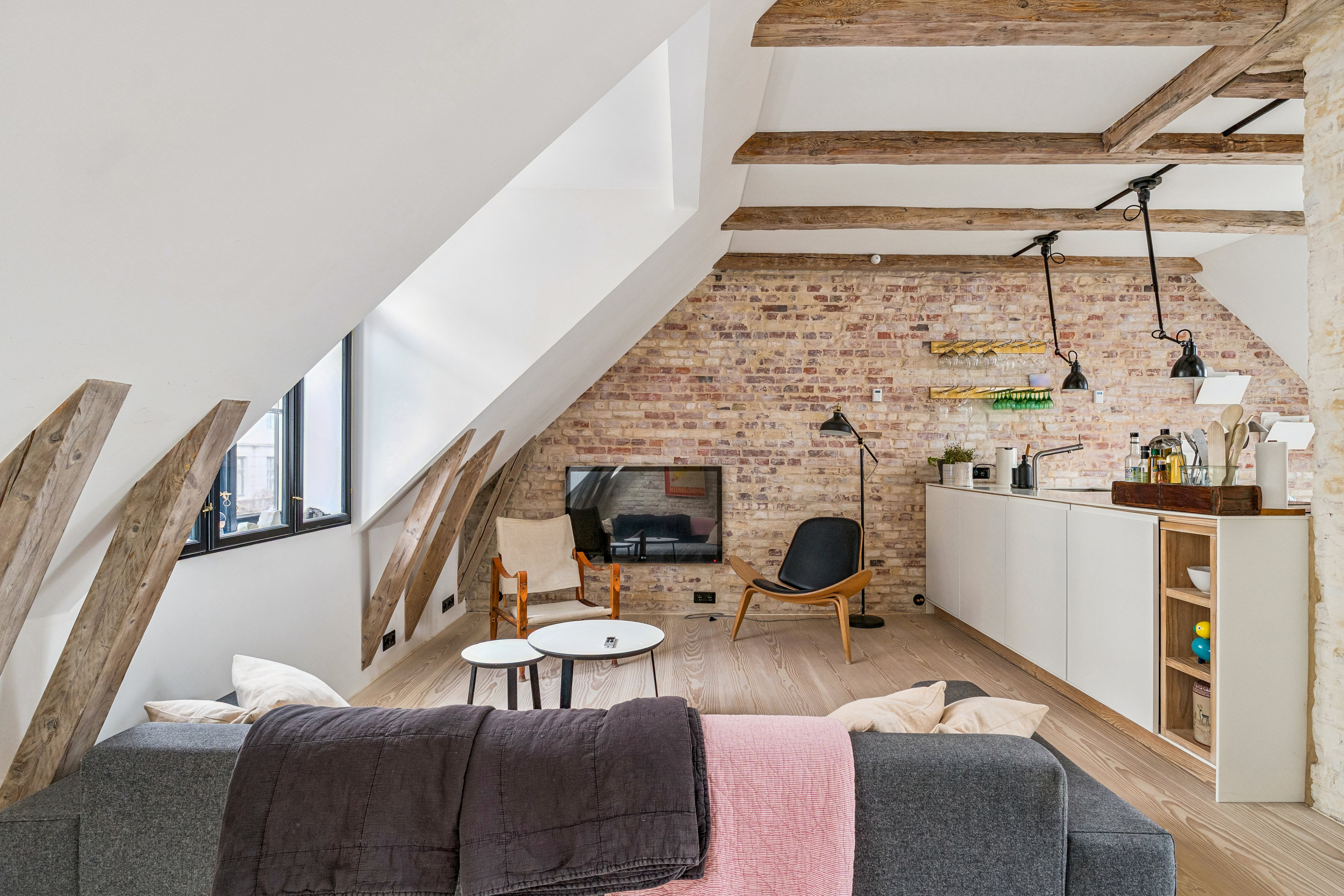 Fremhævet stue billede i fuldskærmstilstand. Billede af Webersgade 42, 2100 København Ø