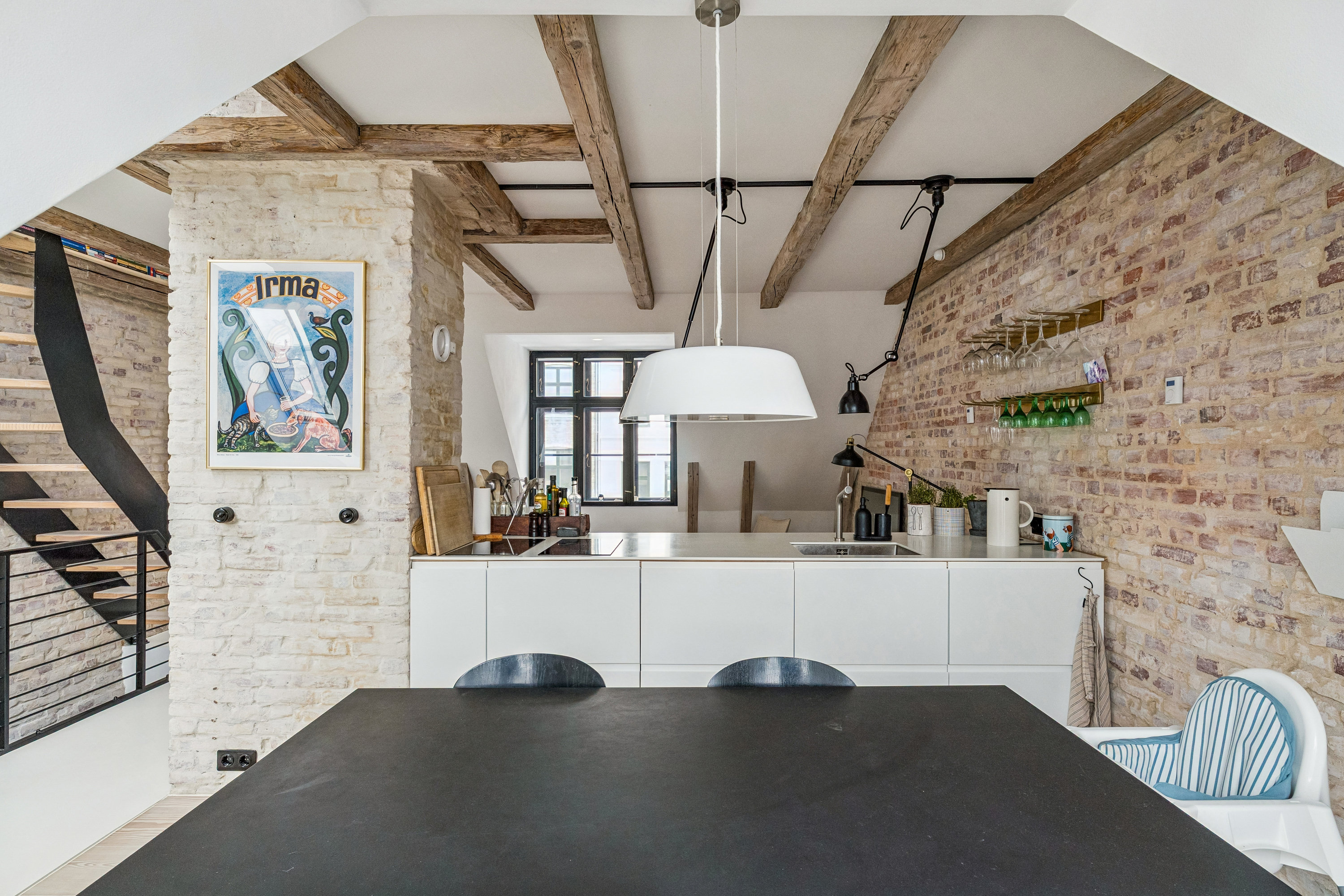 Fremhævet stue billede i fuldskærmstilstand. Billede af Webersgade 42, 2100 København Ø