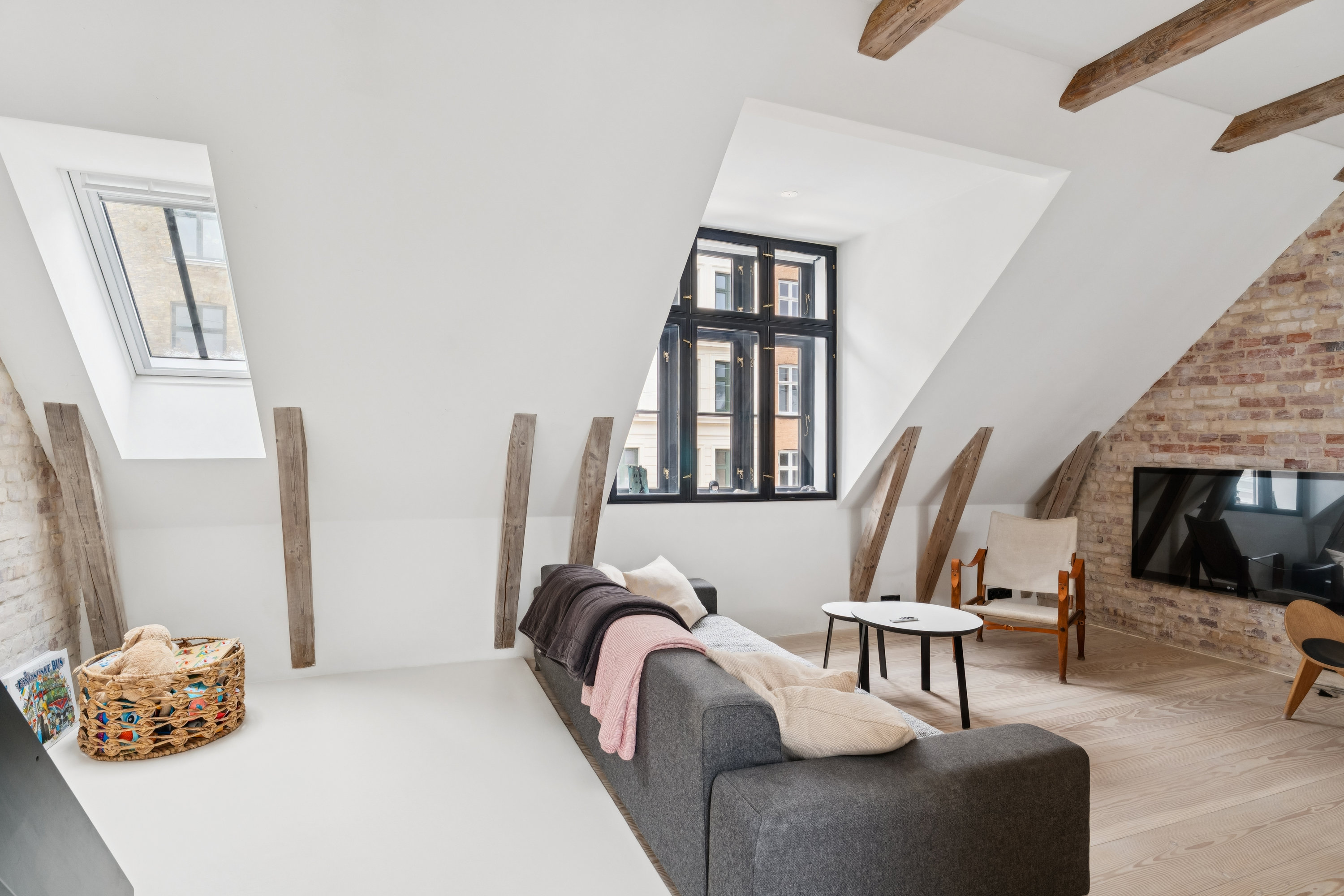 Fremhævet stue billede i fuldskærmstilstand. Billede af Webersgade 42, 2100 København Ø