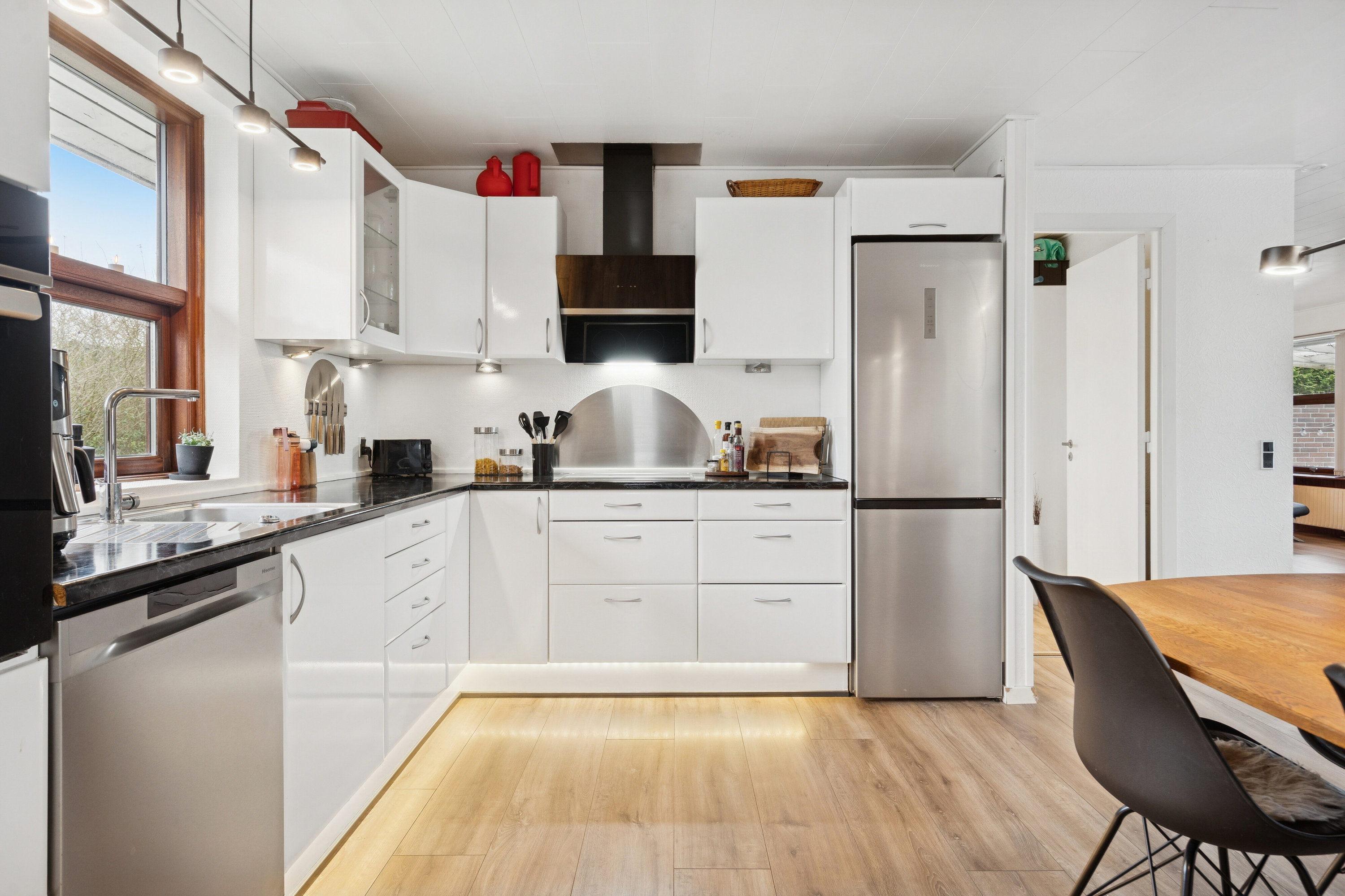 Fremhævet køkken billede i fuldskærmstilstand. Billede af Saturnvej 23, 8723 Løsning