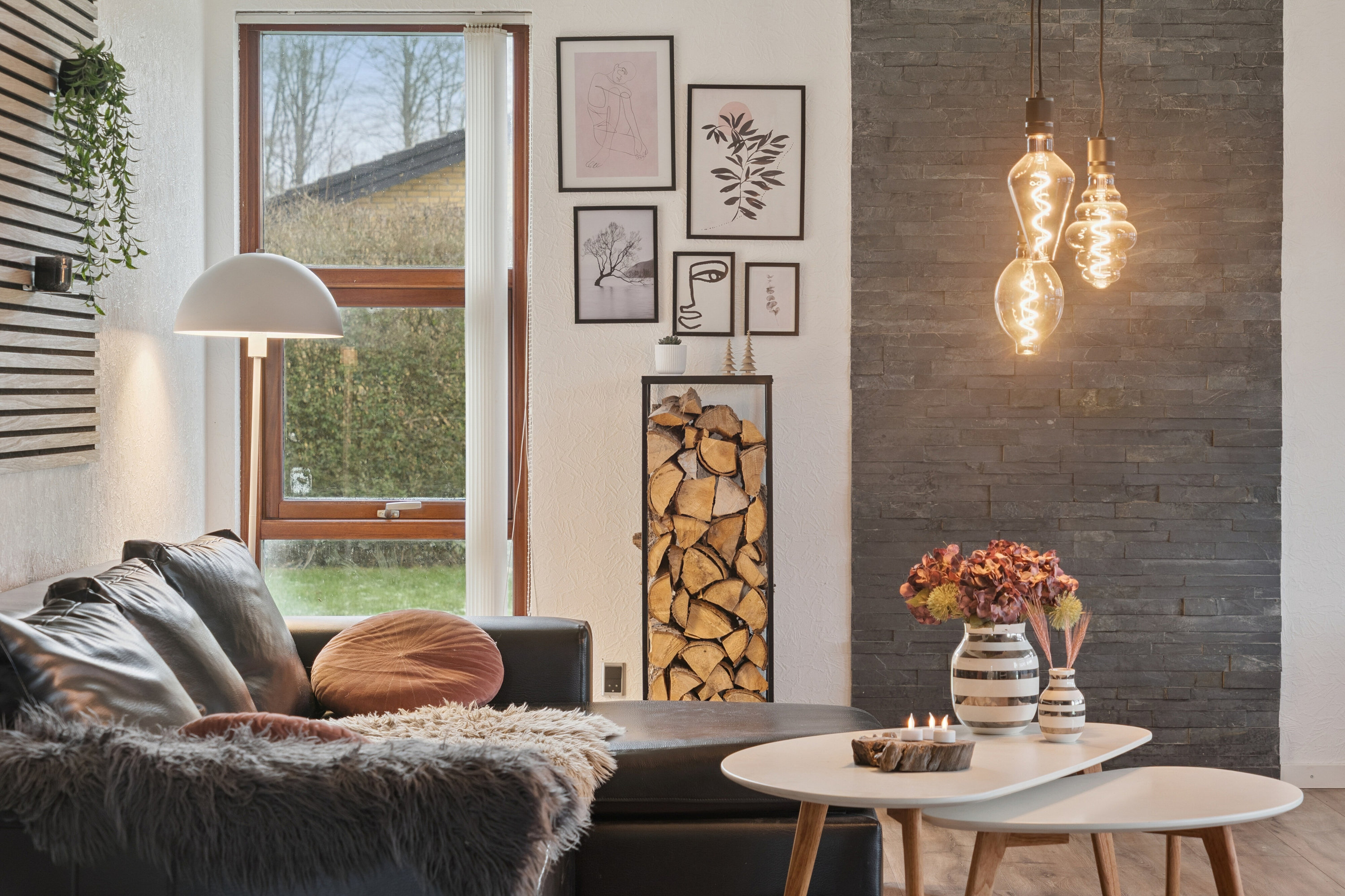 Fremhævet stue billede i fuldskærmstilstand. Billede af Saturnvej 23, 8723 Løsning