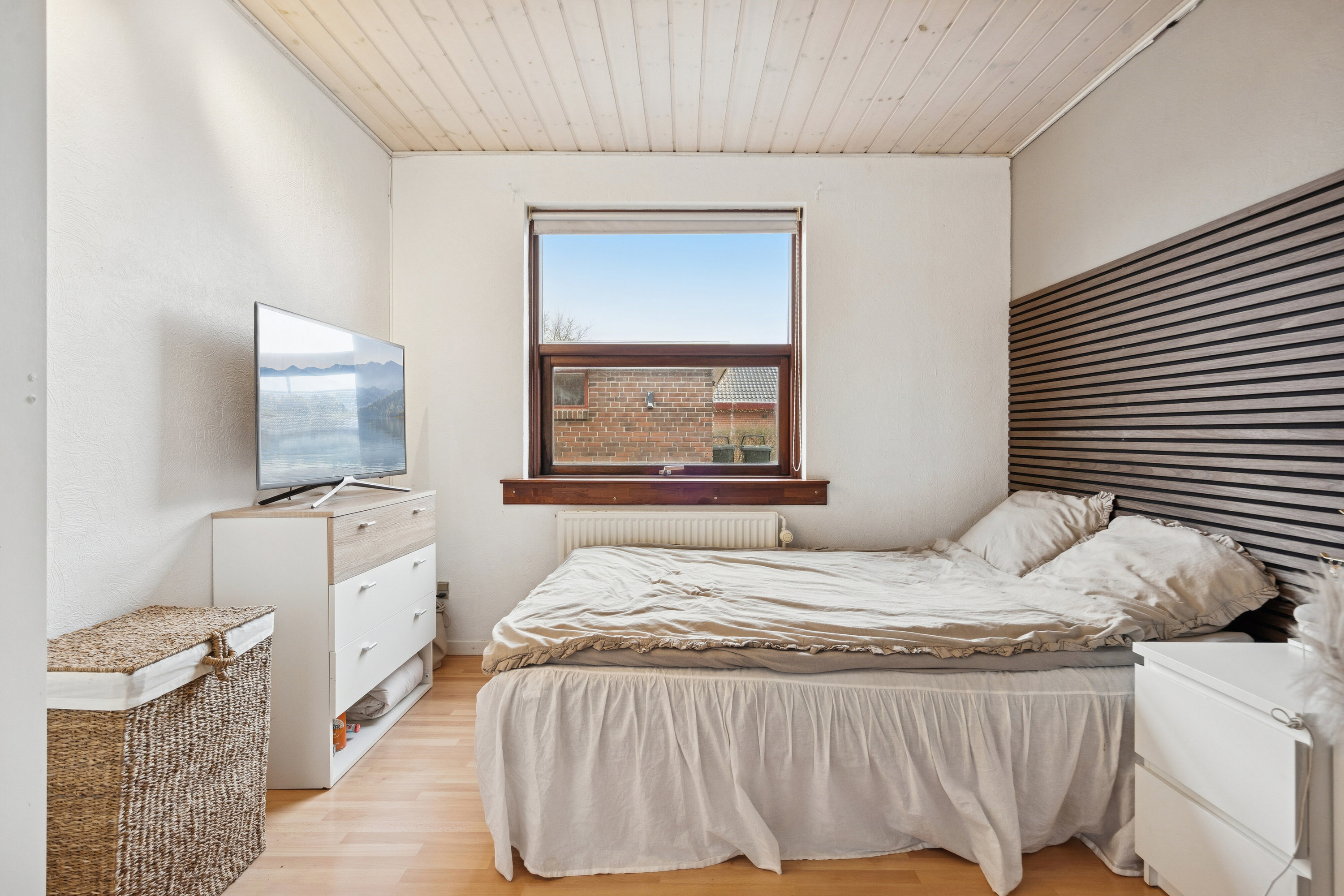 Fremhævet soveværelse billede i fuldskærmstilstand. Billede af Saturnvej 23, 8723 Løsning