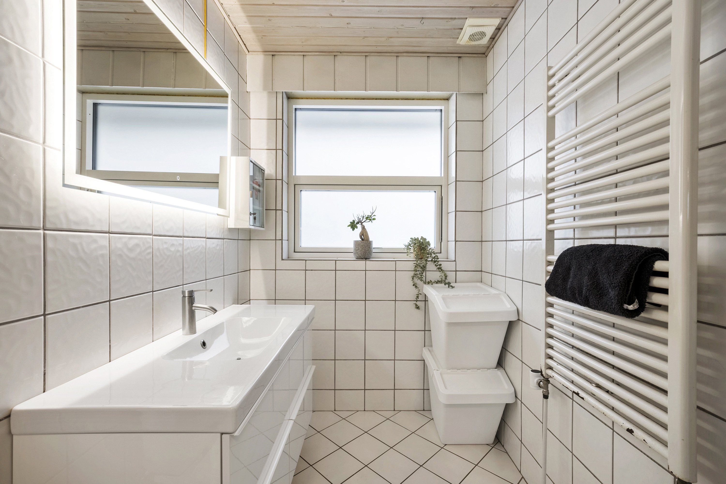 Fremhævet badeværelse billede i fuldskærmstilstand. Billede af Rådyrløkken 121, Slukefter, 5210 Odense NV