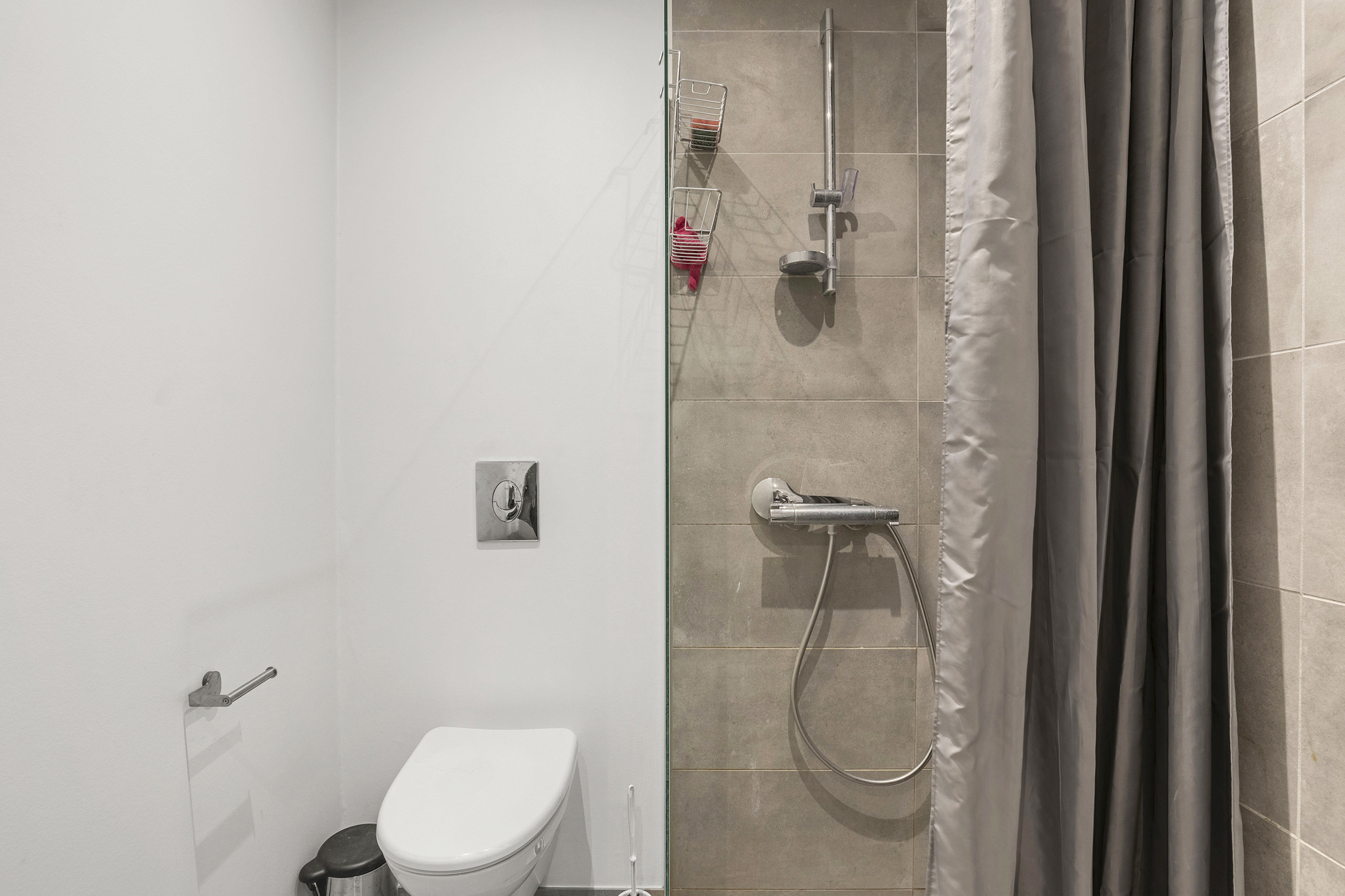 Fremhævet badeværelse billede i fuldskærmstilstand. Billede af Guldrankevej 120, 5200 Odense V