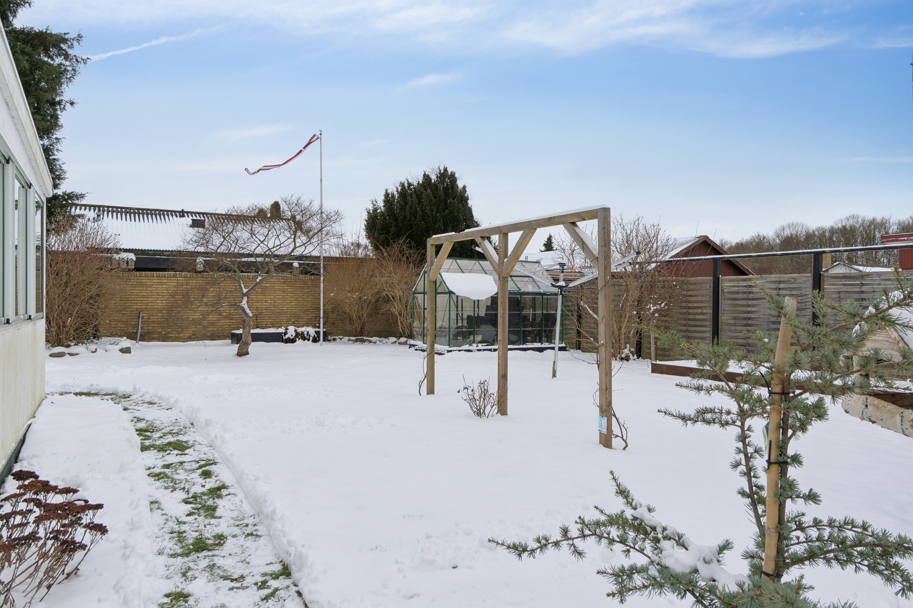 Fremhævet udhus billede i fuldskærmstilstand. Billede af Flintager 12, 2620 Albertslund