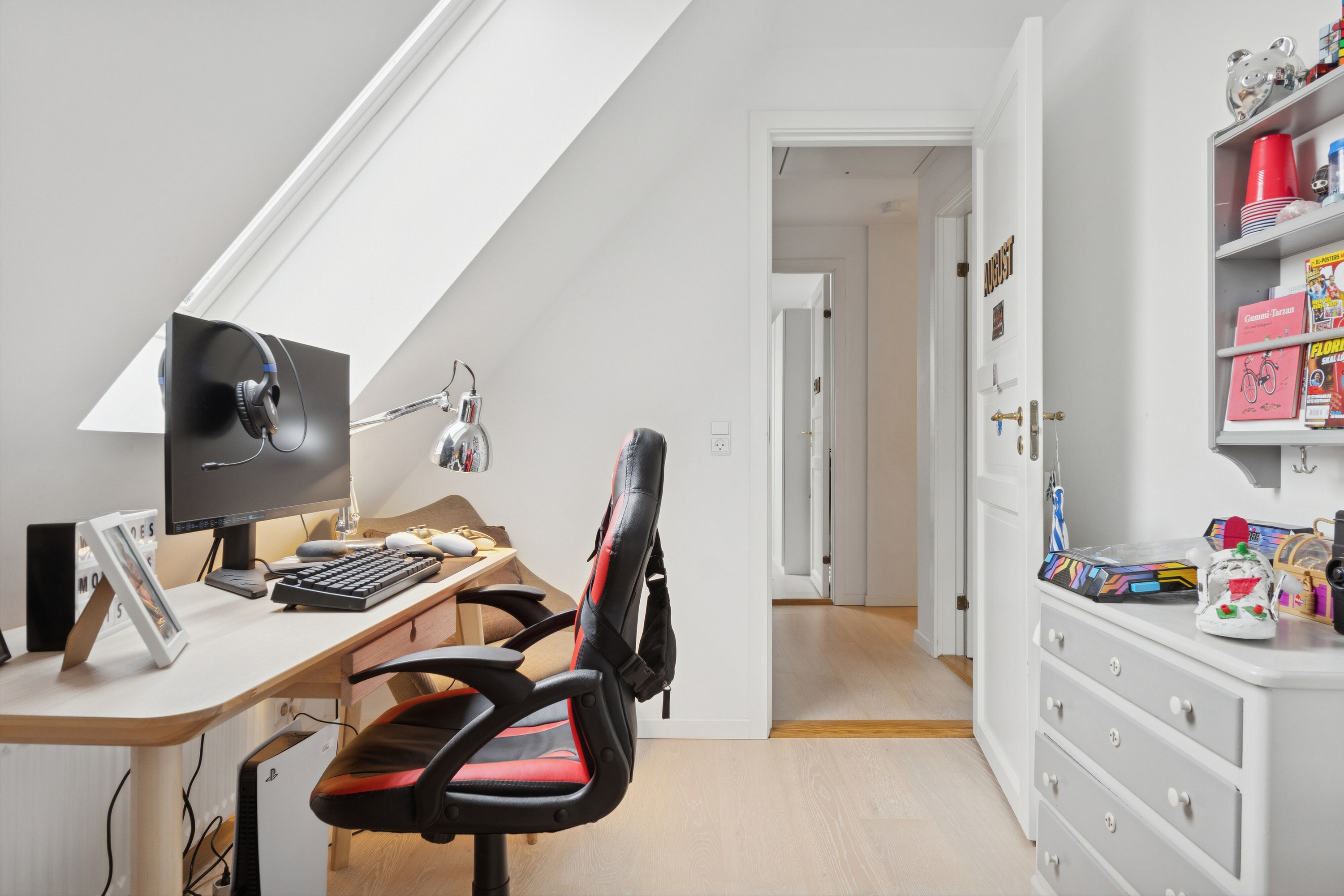 Fremhævet arbejdsværelse billede i fuldskærmstilstand. Billede af Virumgade 50F, 2830 Virum