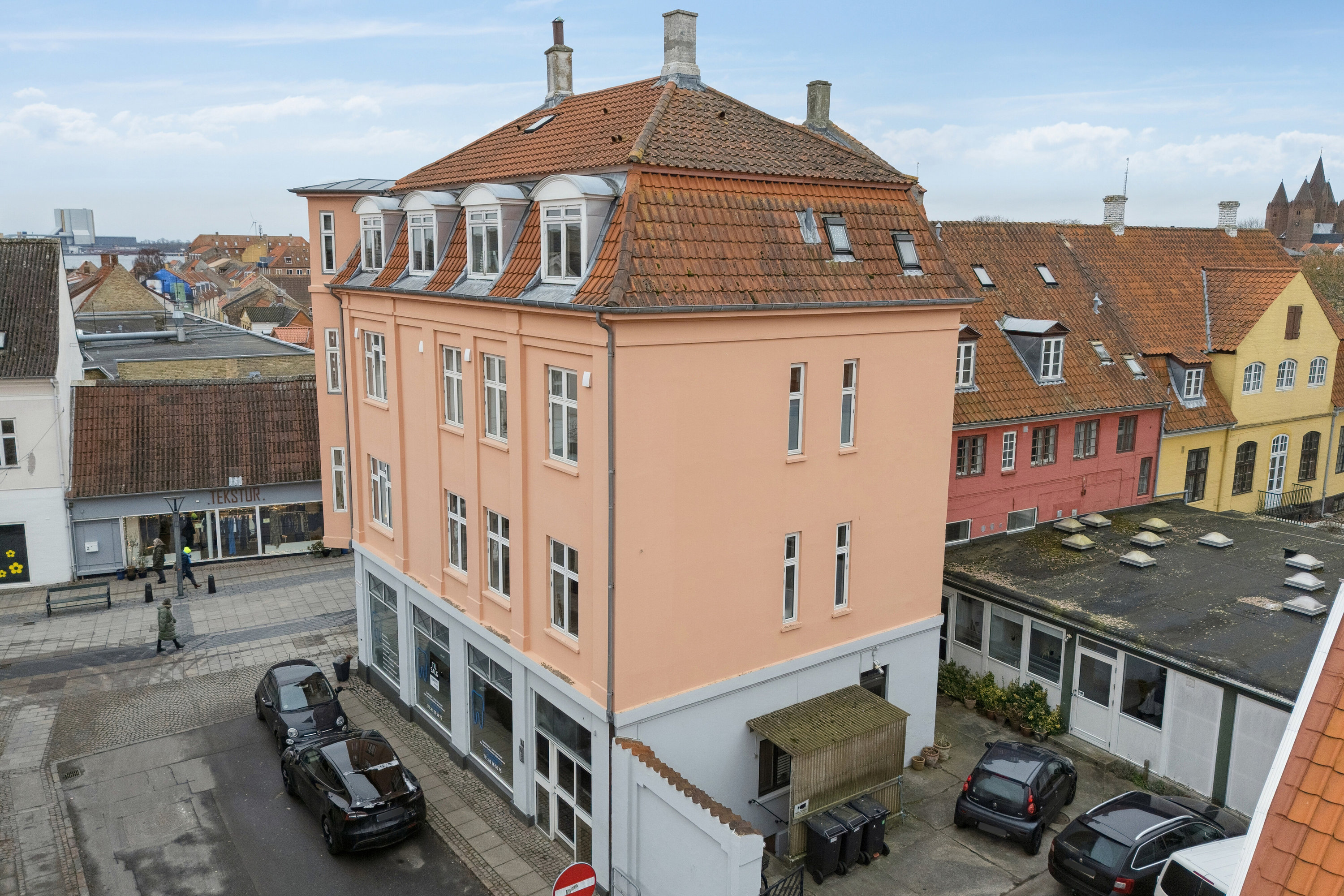 Fremhævet facade billede i fuldskærmstilstand. Billede af Møllestræde 1A, 2. tv., 4400 Kalundborg