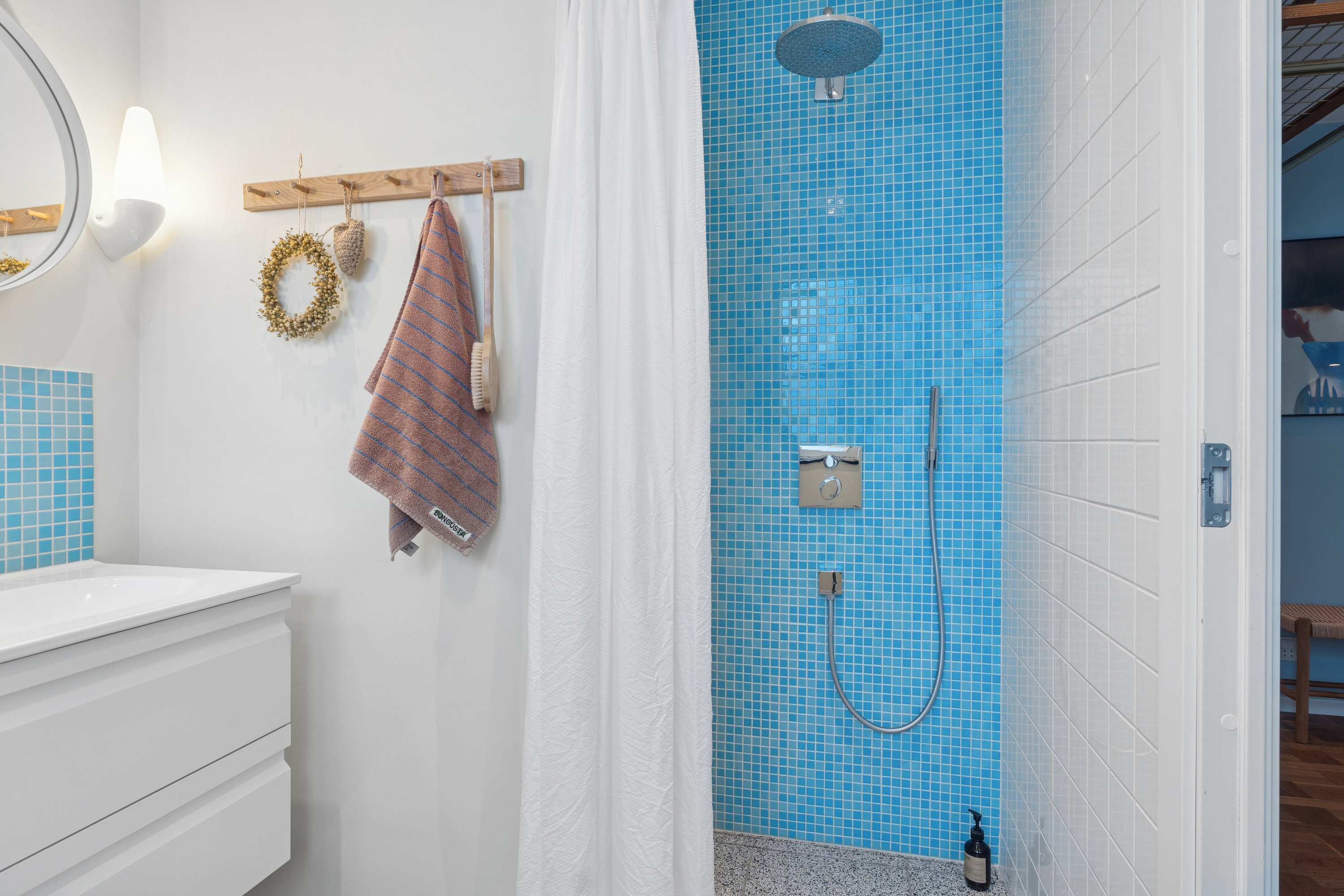 Fremhævet badeværelse billede i fuldskærmstilstand. Billede af Hjørnehusvej 3, 4720 Præstø