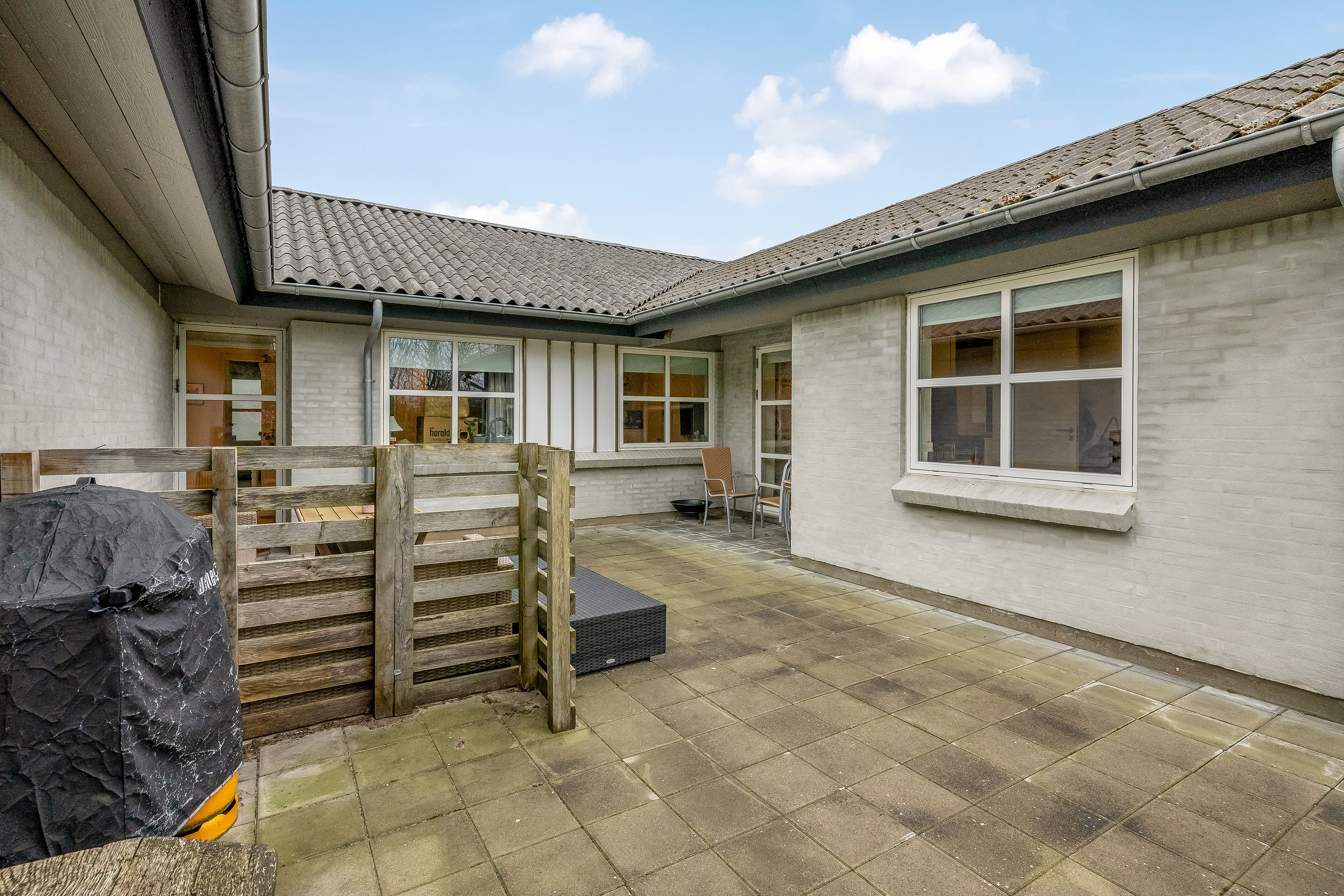 Fremhævet terrasse billede i fuldskærmstilstand. Billede af Uglevej 30, Heldum, 7620 Lemvig