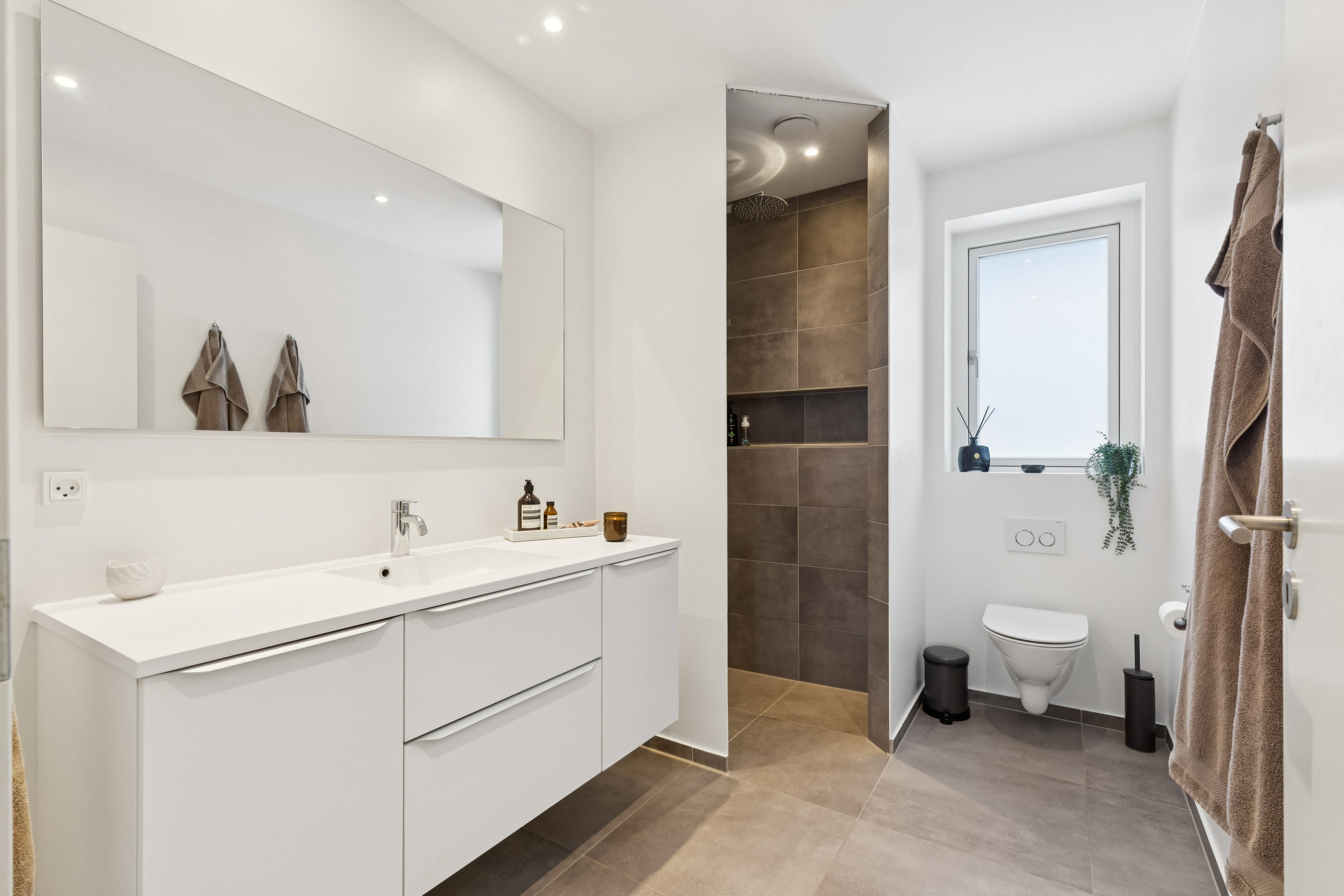 Fremhævet badeværelse billede i fuldskærmstilstand. Billede af Rønnevej 4, Fløng, 2640 Hedehusene