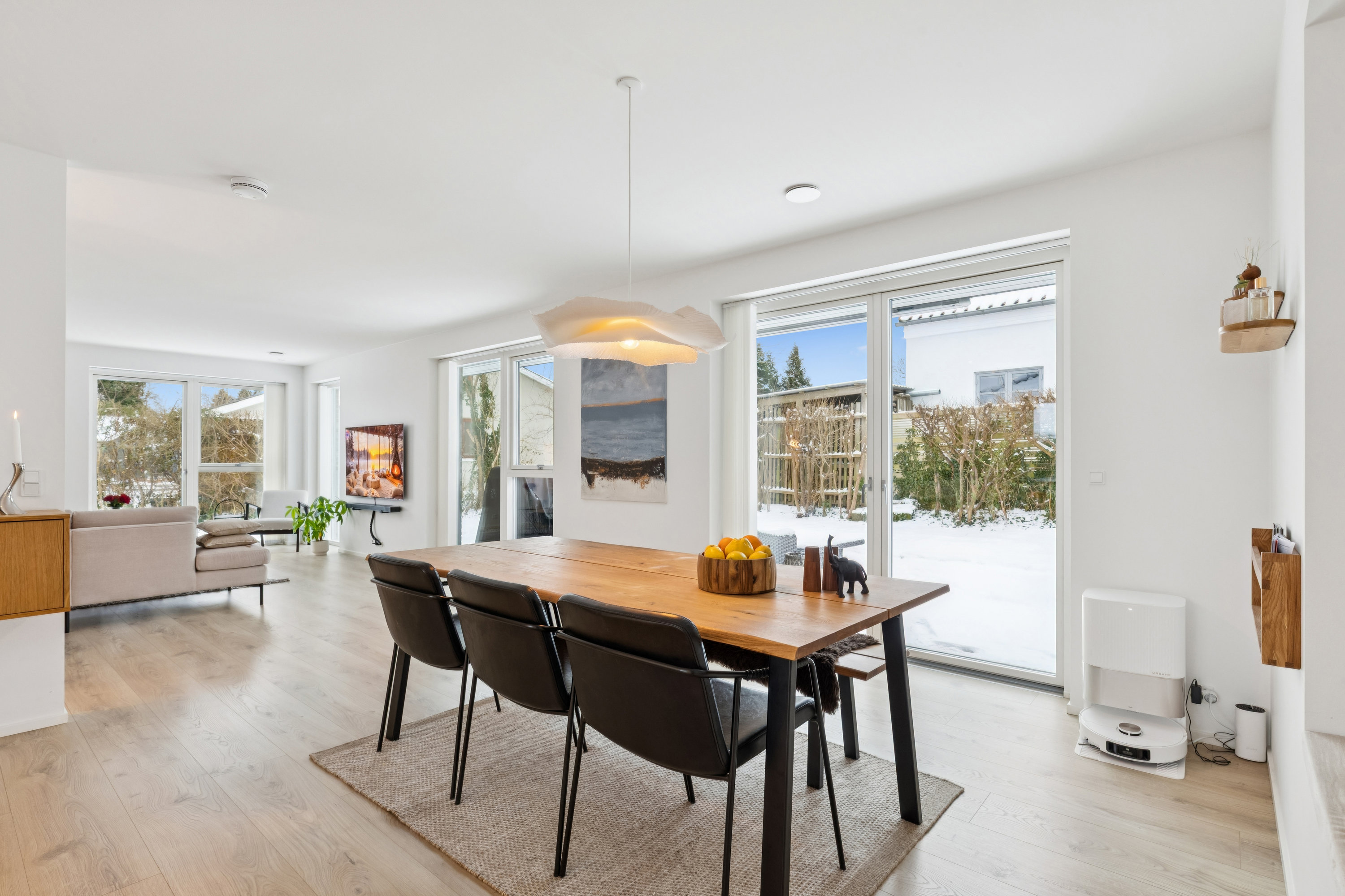 Fremhævet stue billede i fuldskærmstilstand. Billede af Rønnevej 4, Fløng, 2640 Hedehusene