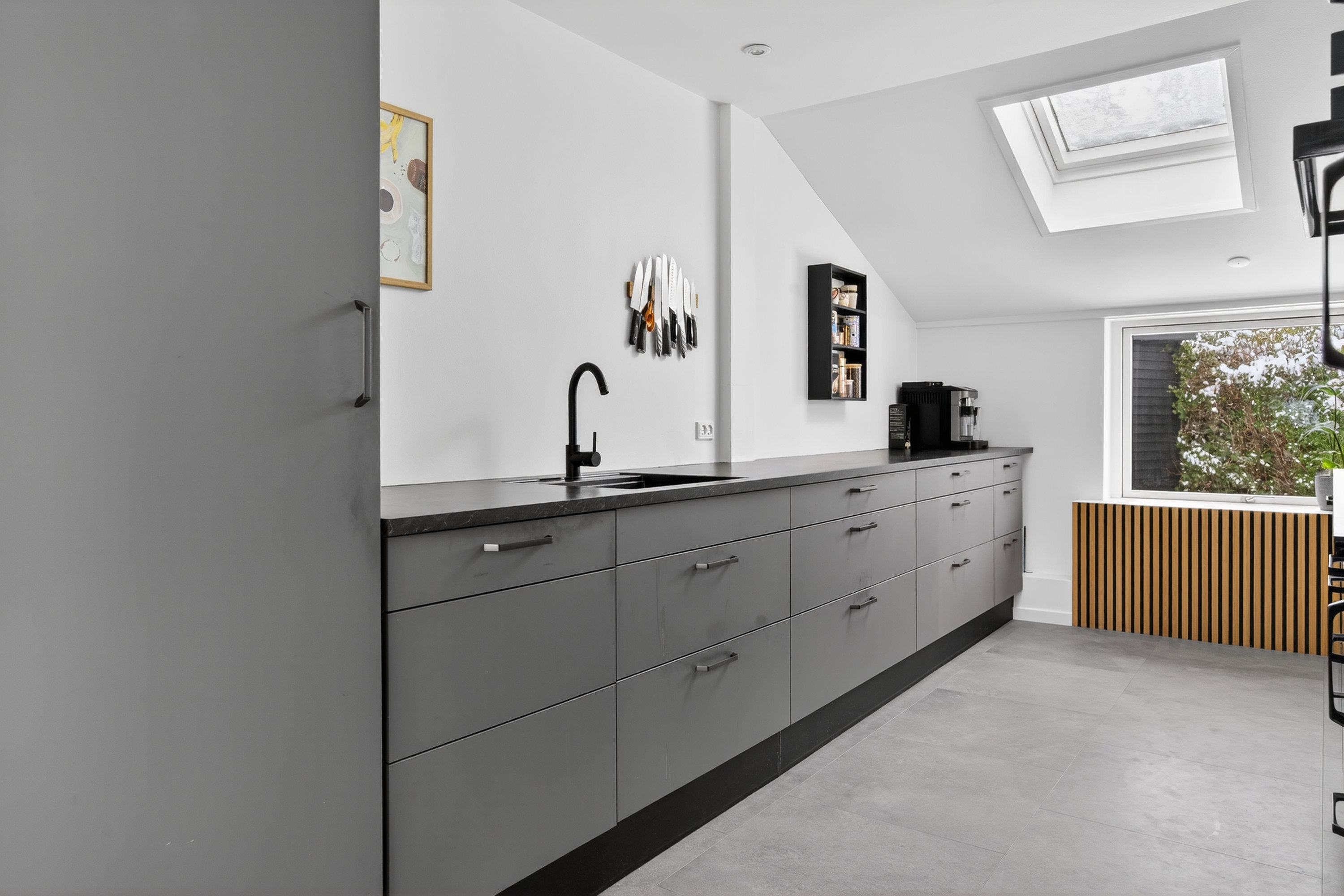 Fremhævet køkken billede i fuldskærmstilstand. Billede af Svalebo 2, 2750 Ballerup