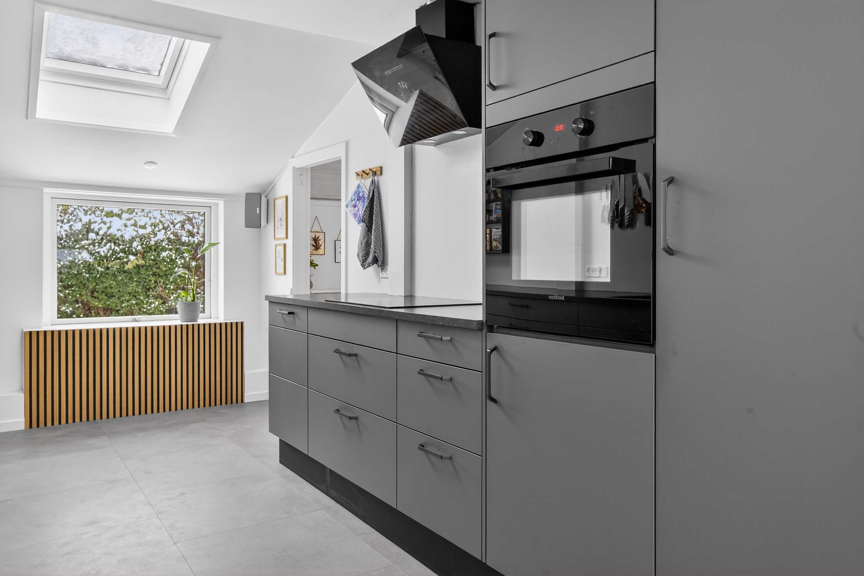 Fremhævet køkken billede i fuldskærmstilstand. Billede af Svalebo 2, 2750 Ballerup