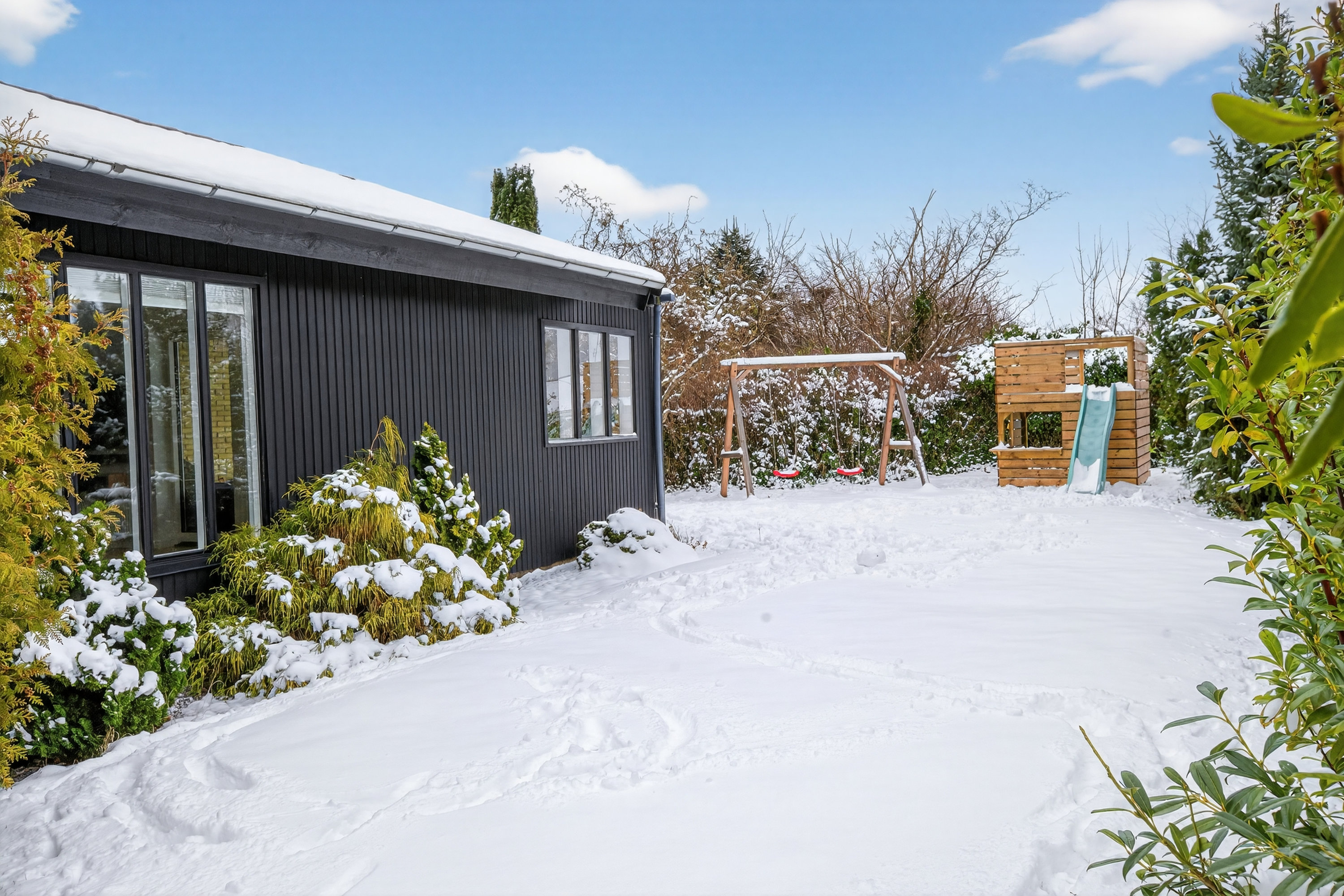 Fremhævet ude billede i fuldskærmstilstand. Billede af Svalebo 2, 2750 Ballerup