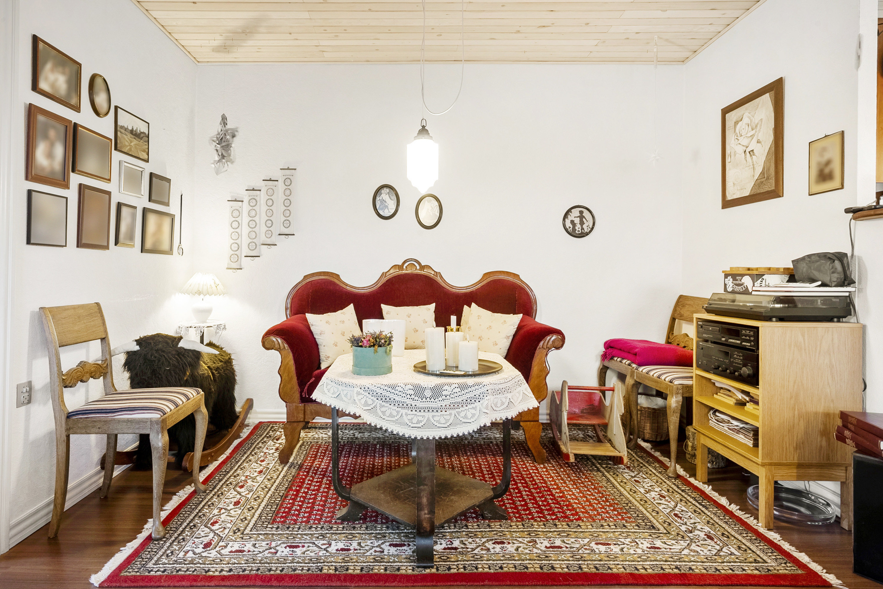 Fremhævet stue billede i fuldskærmstilstand. Billede af Gramsløkke 1, 6200 Aabenraa