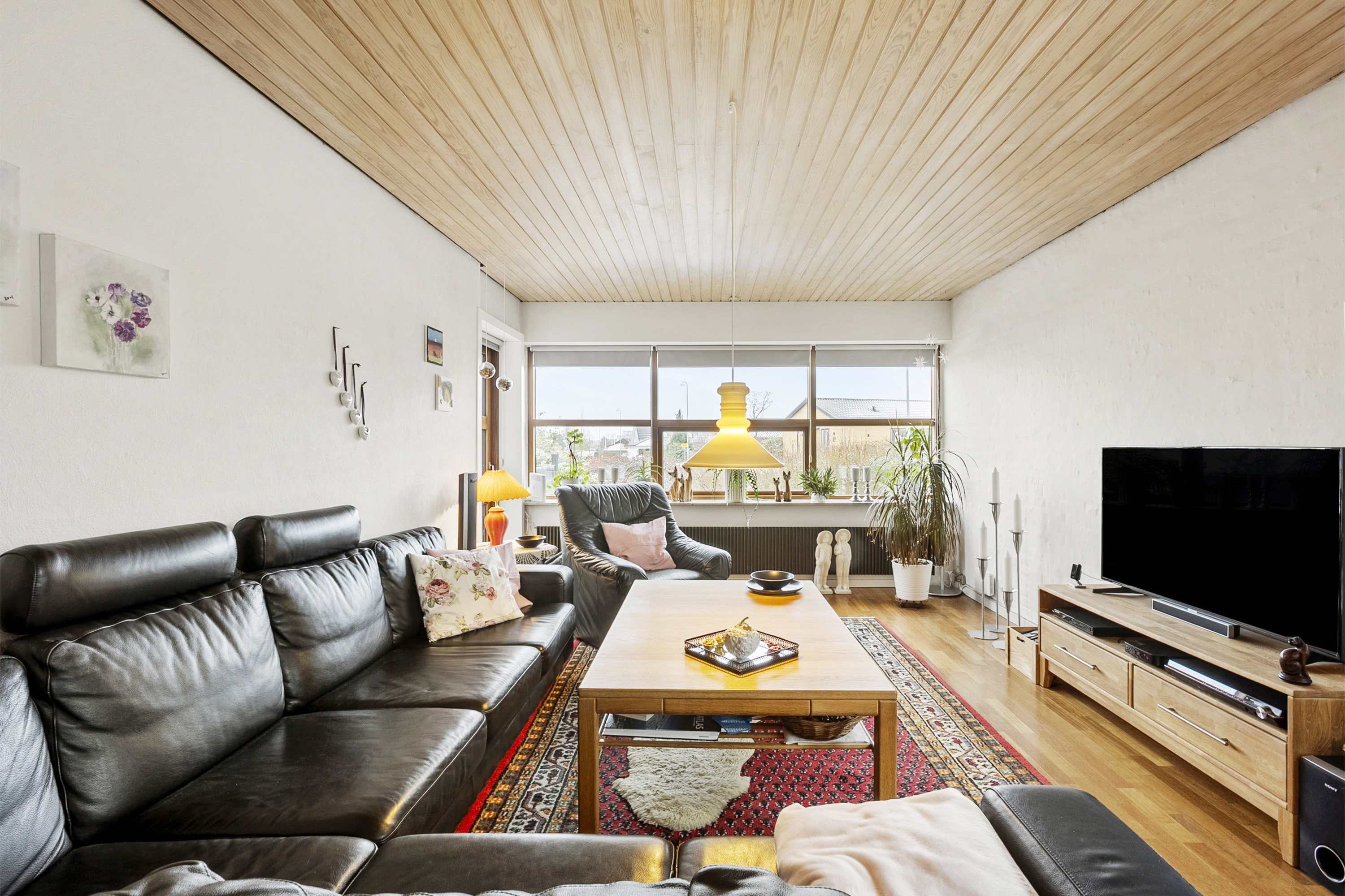 Fremhævet stue billede i fuldskærmstilstand. Billede af Gramsløkke 1, 6200 Aabenraa