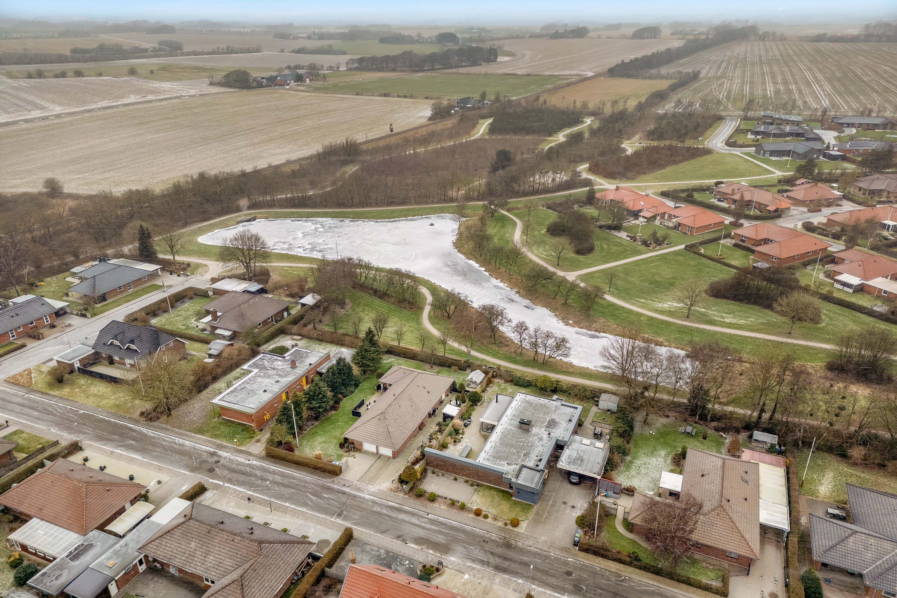 Fremhævet luftfoto billede i fuldskærmstilstand. Billede af Søparken 14, 6862 Tistrup