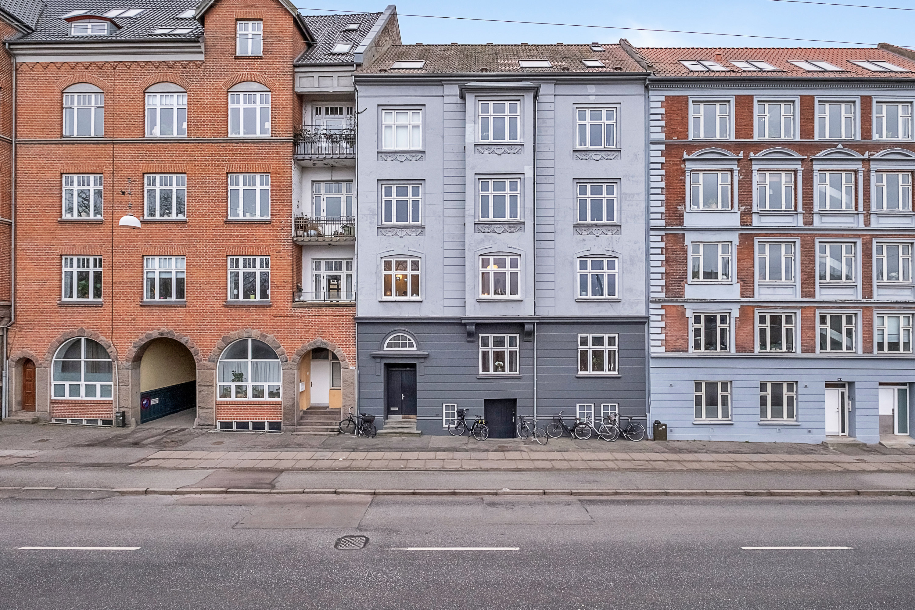 Fremhævet facade billede i fuldskærmstilstand. Billede af Strandvejen 32, st.., 8000 Aarhus C