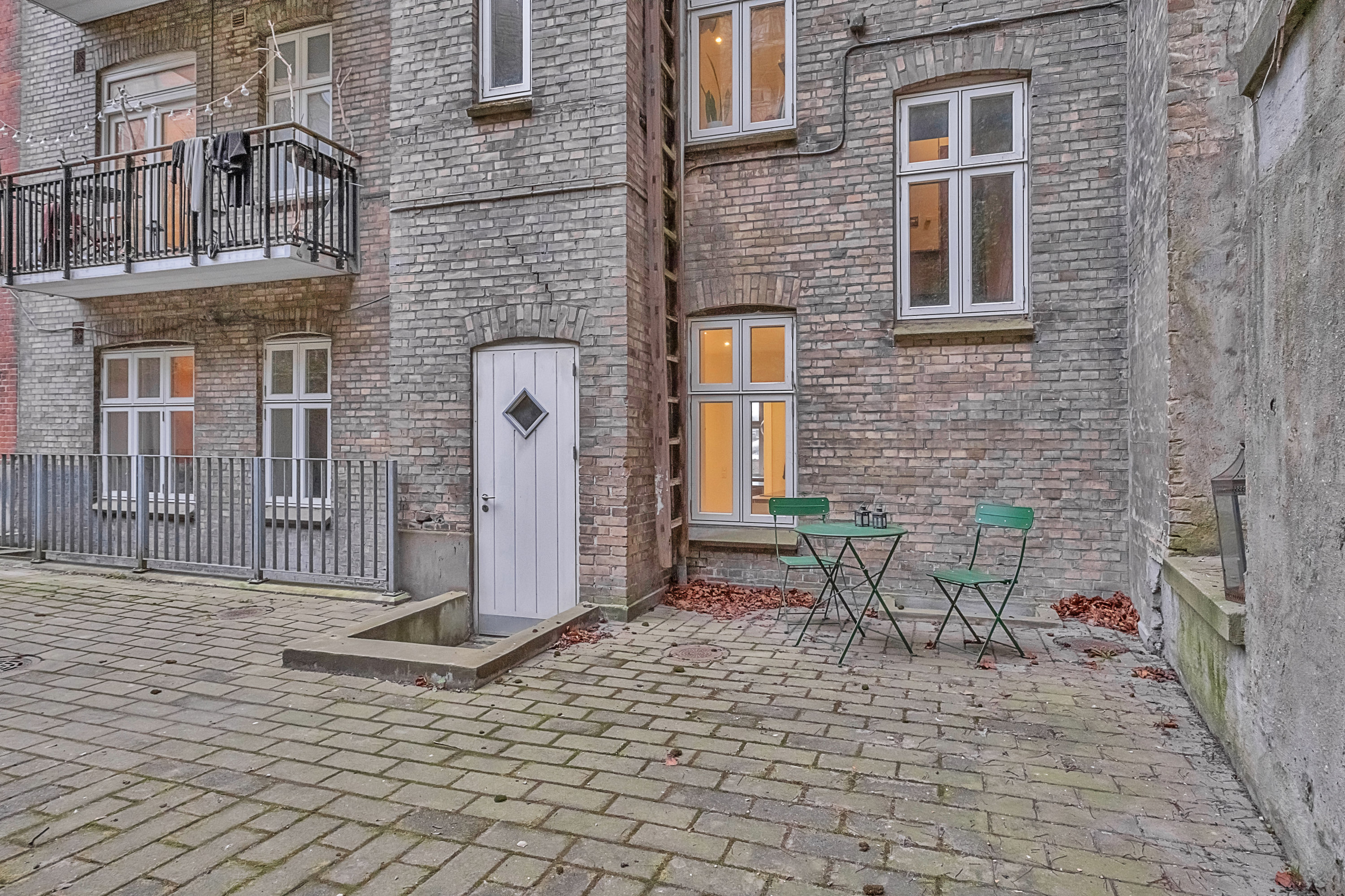 Fremhævet gårdmiljø billede i fuldskærmstilstand. Billede af Strandvejen 32, st.., 8000 Aarhus C