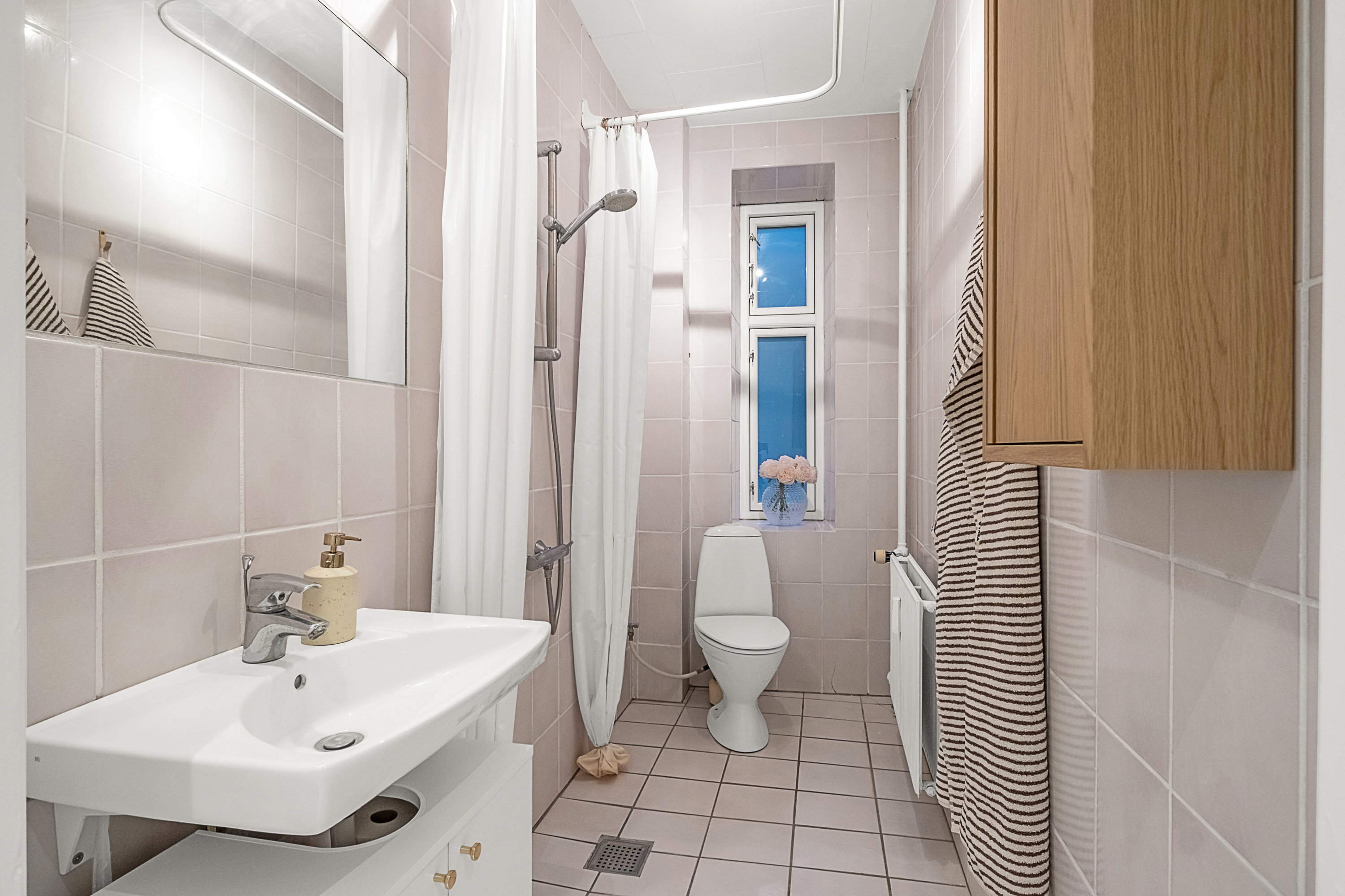 Fremhævet badeværelse billede i fuldskærmstilstand. Billede af Strandvejen 32, st.., 8000 Aarhus C