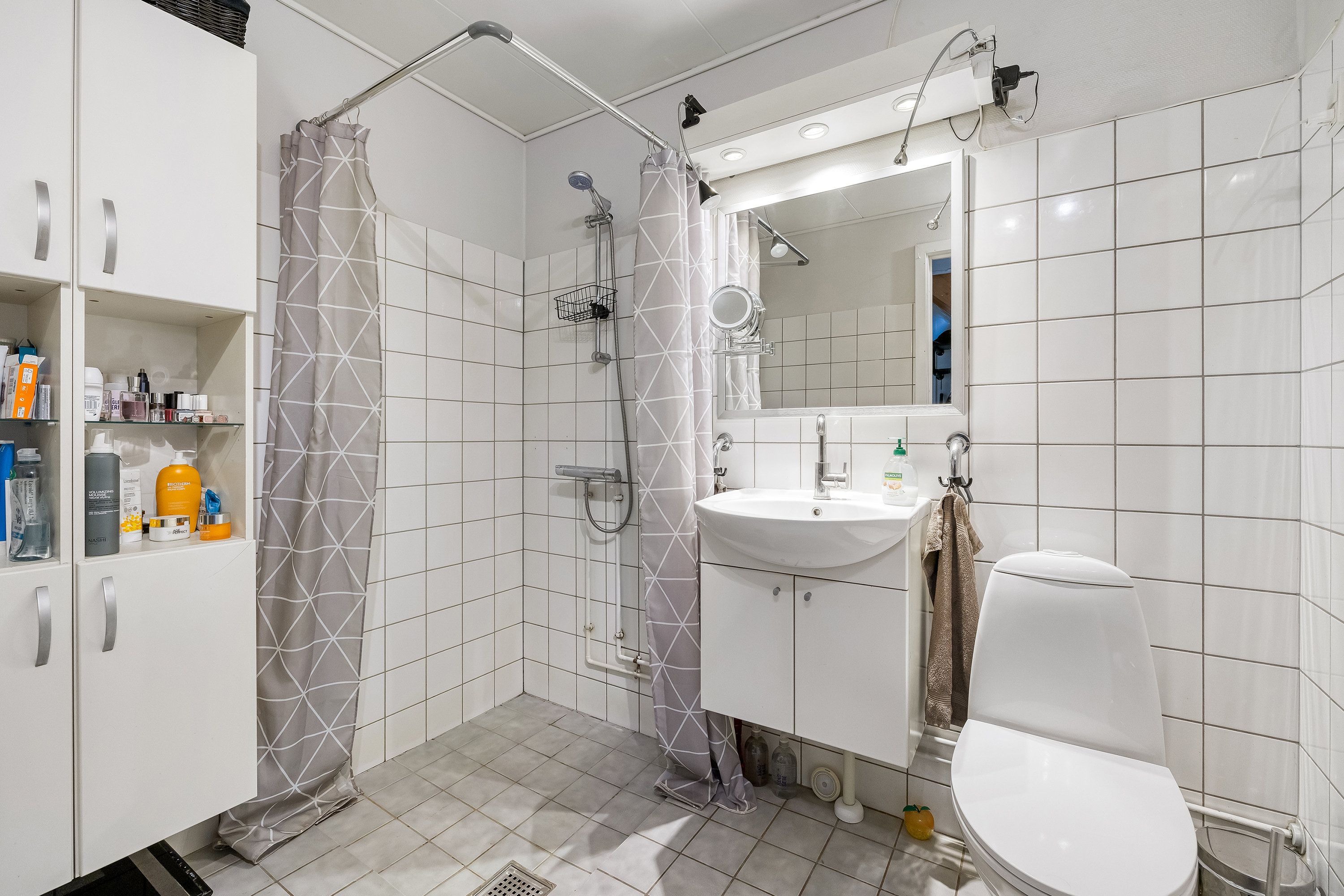 Fremhævet badeværelse billede i fuldskærmstilstand. Billede af Brøndsted 404, 3670 Veksø Sjælland