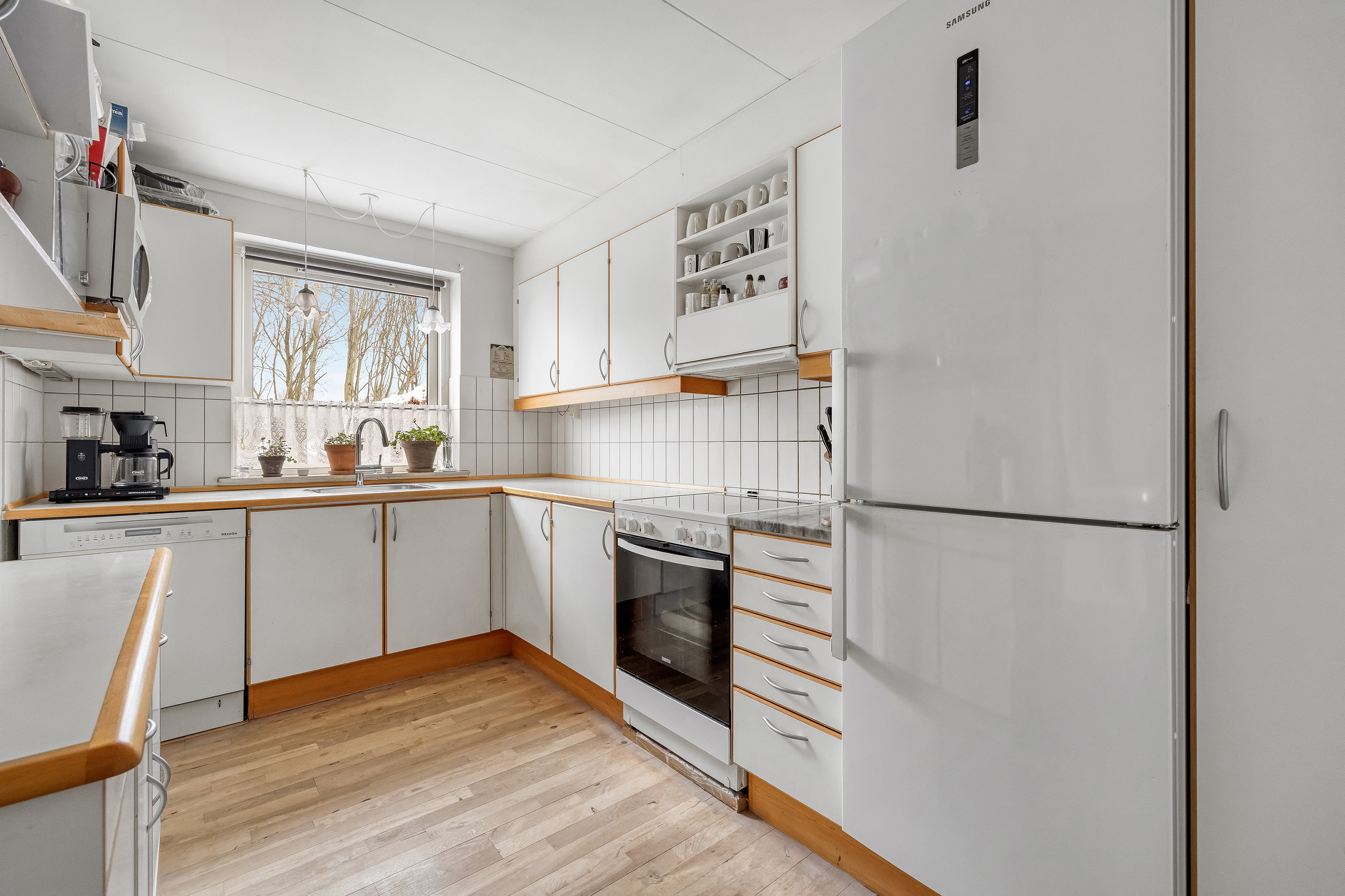 Fremhævet køkken billede i fuldskærmstilstand. Billede af Brøndsted 404, 3670 Veksø Sjælland