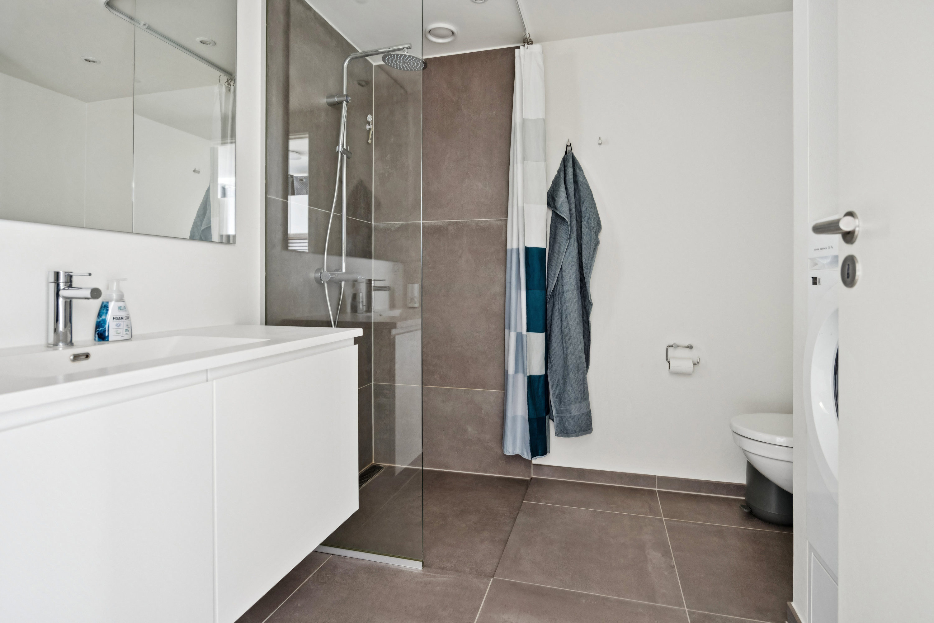 Fremhævet badeværelse billede i fuldskærmstilstand. Billede af Julius Posselts Vej 3A, 14. 4., 9400 Nørresundby