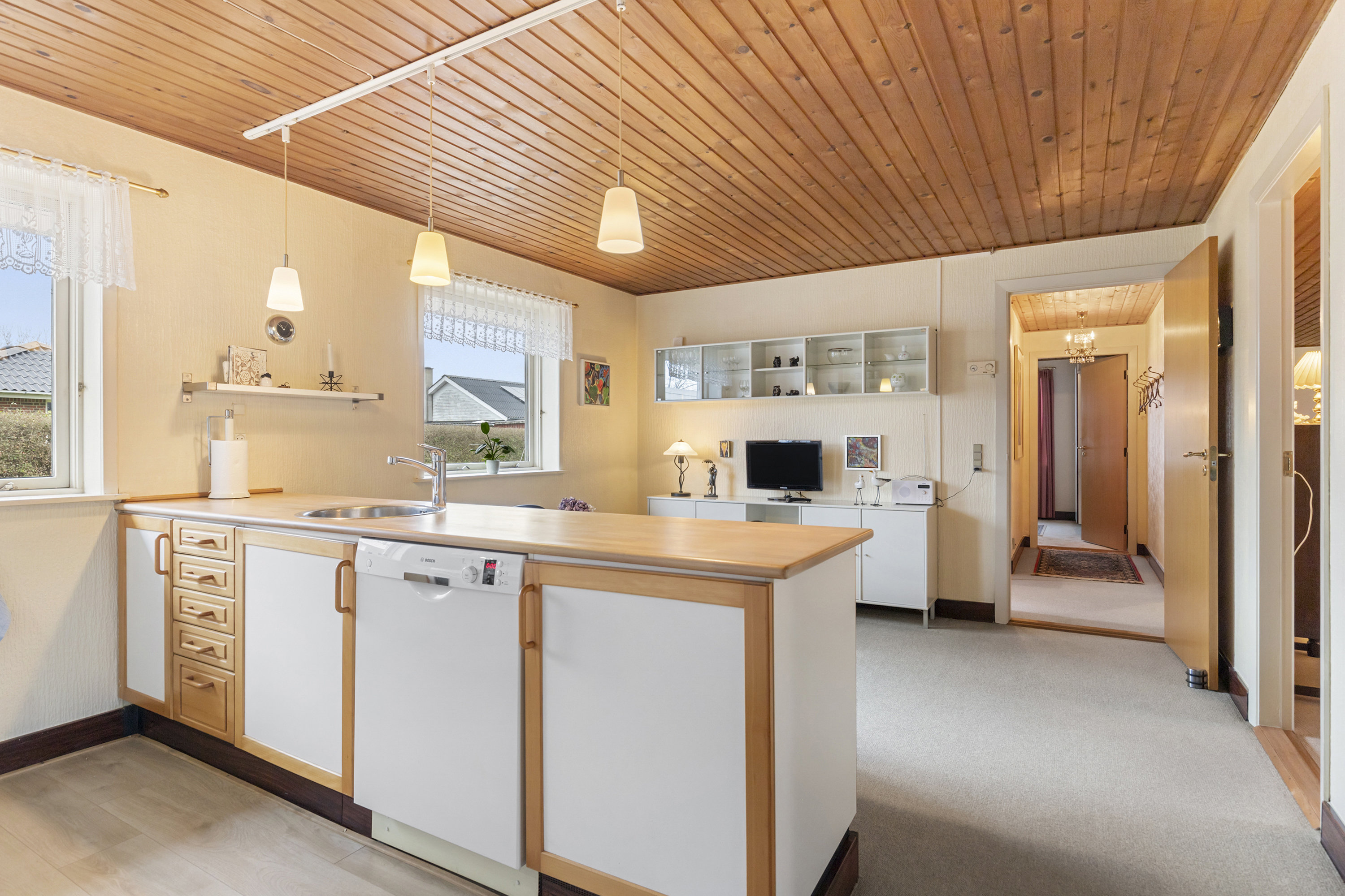 Fremhævet køkken billede i fuldskærmstilstand. Billede af Valmuemarken 12, Halvrimmen, 9460 Brovst