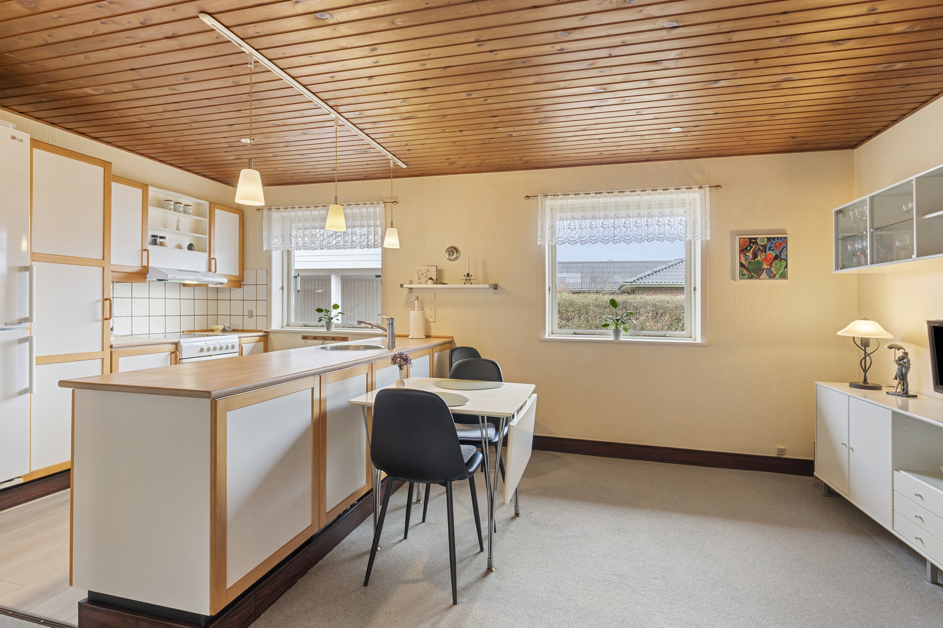 Fremhævet køkken billede i fuldskærmstilstand. Billede af Valmuemarken 12, Halvrimmen, 9460 Brovst