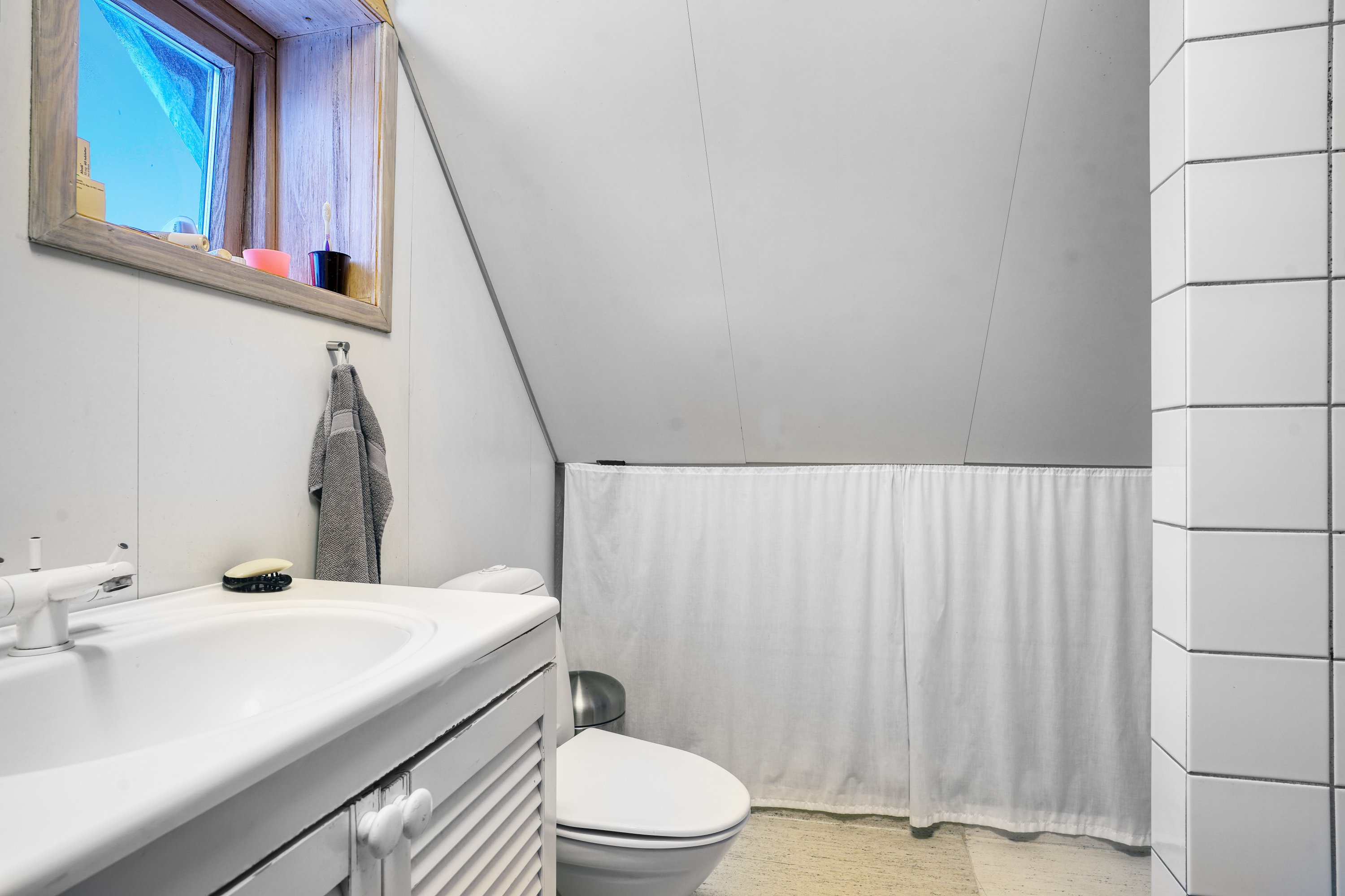 Fremhævet badeværelse billede i fuldskærmstilstand. Billede af Venusvej 26, 2860 Søborg