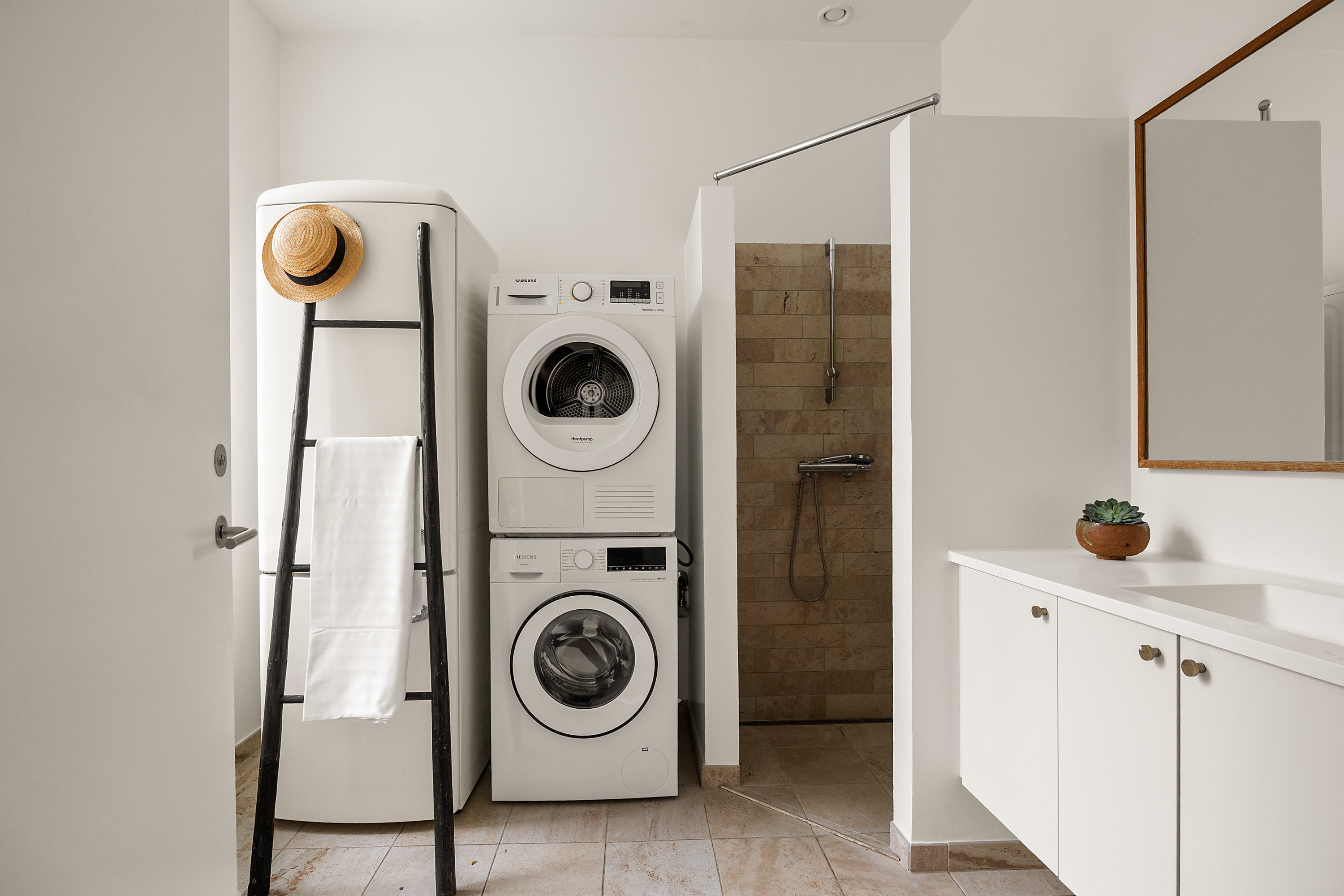 Fremhævet badeværelse billede i fuldskærmstilstand. Billede af Nørregade 36A, 1. tv., 1165 København K