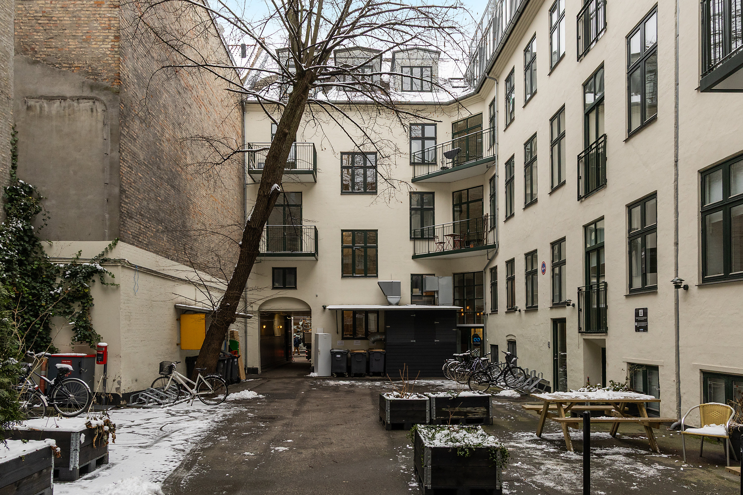 Fremhævet gårdmiljø billede i fuldskærmstilstand. Billede af Nørregade 36A, 1. tv., 1165 København K