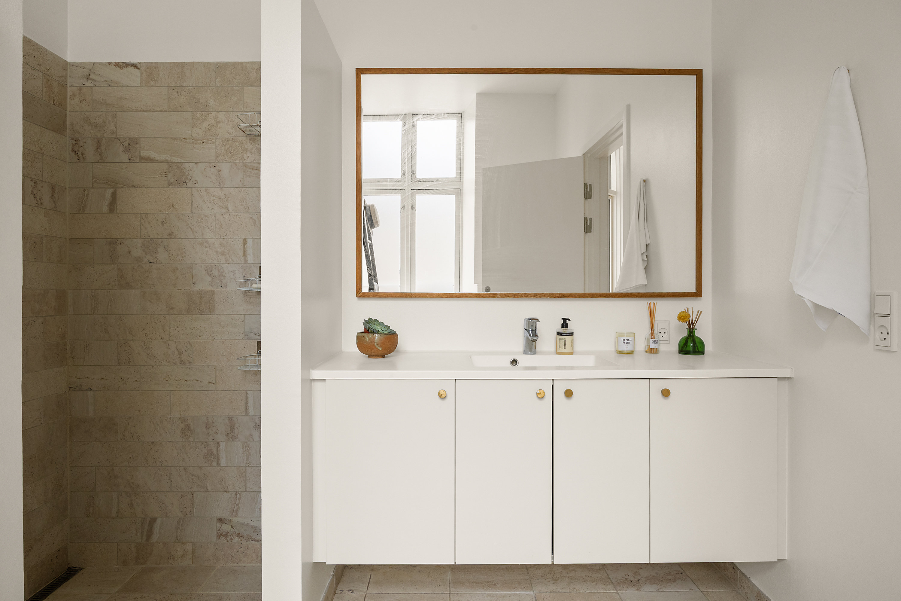 Fremhævet badeværelse billede i fuldskærmstilstand. Billede af Nørregade 36A, 1. tv., 1165 København K