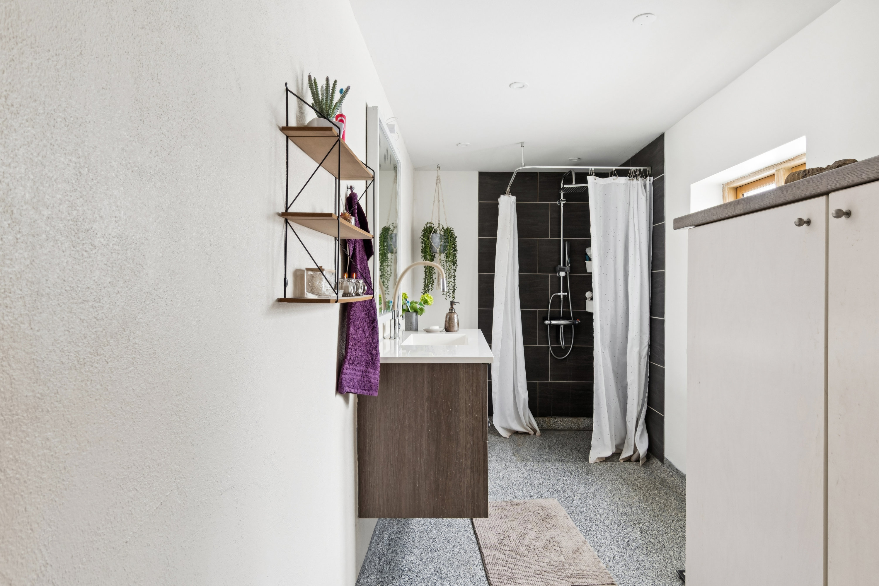 Fremhævet disponibelt rum billede i fuldskærmstilstand. Billede af Midtvej 2, Stevning, 6430 Nordborg