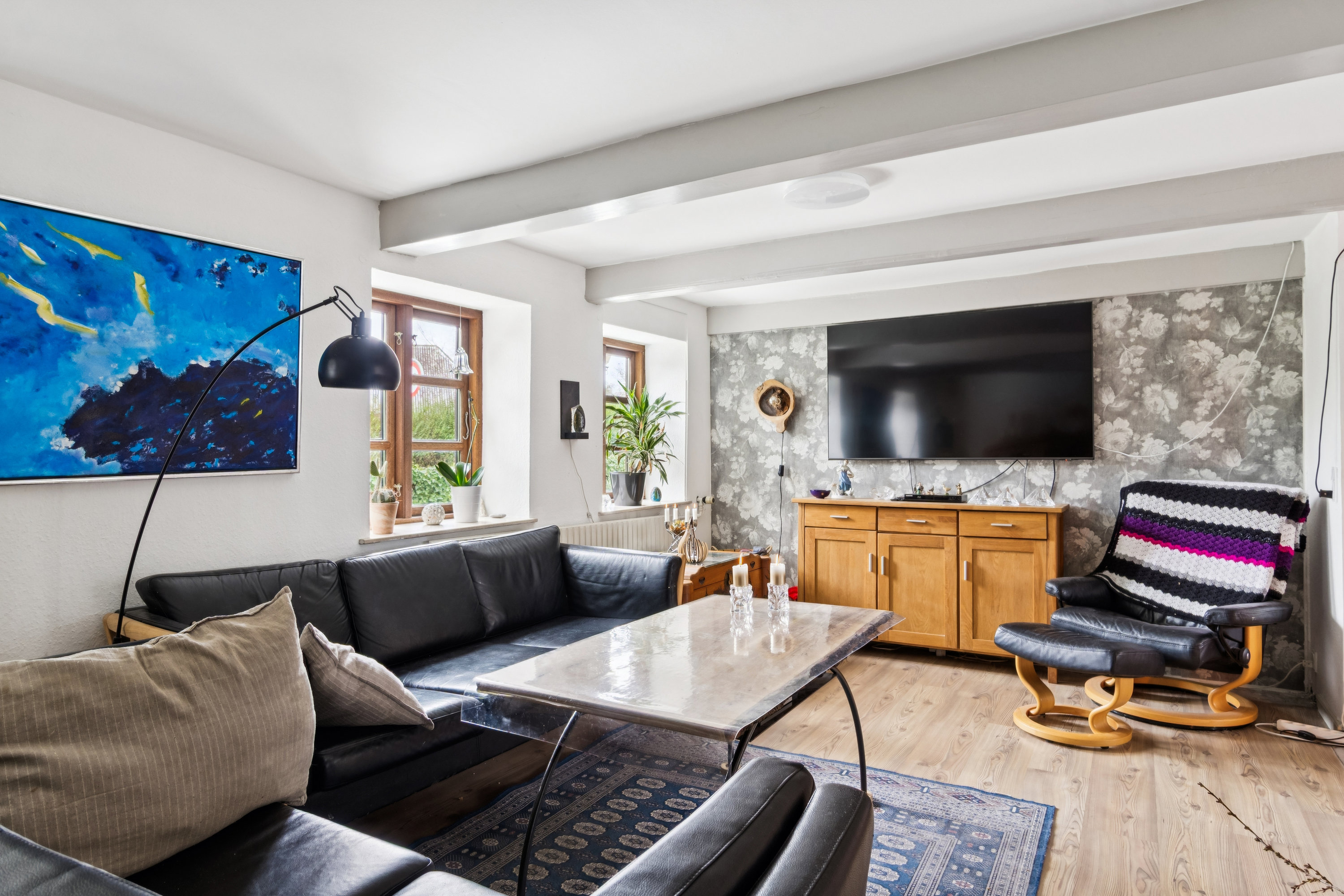 Fremhævet stue billede i fuldskærmstilstand. Billede af Midtvej 2, Stevning, 6430 Nordborg