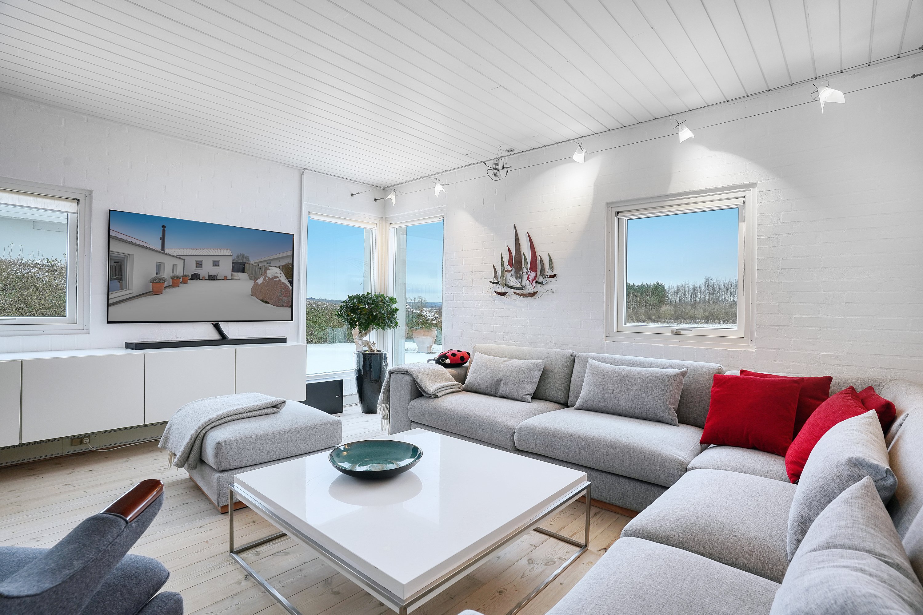 Fremhævet stue billede i fuldskærmstilstand. Billede af Arnakkegårds Alle 18, Arnakke, 4390 Vipperød