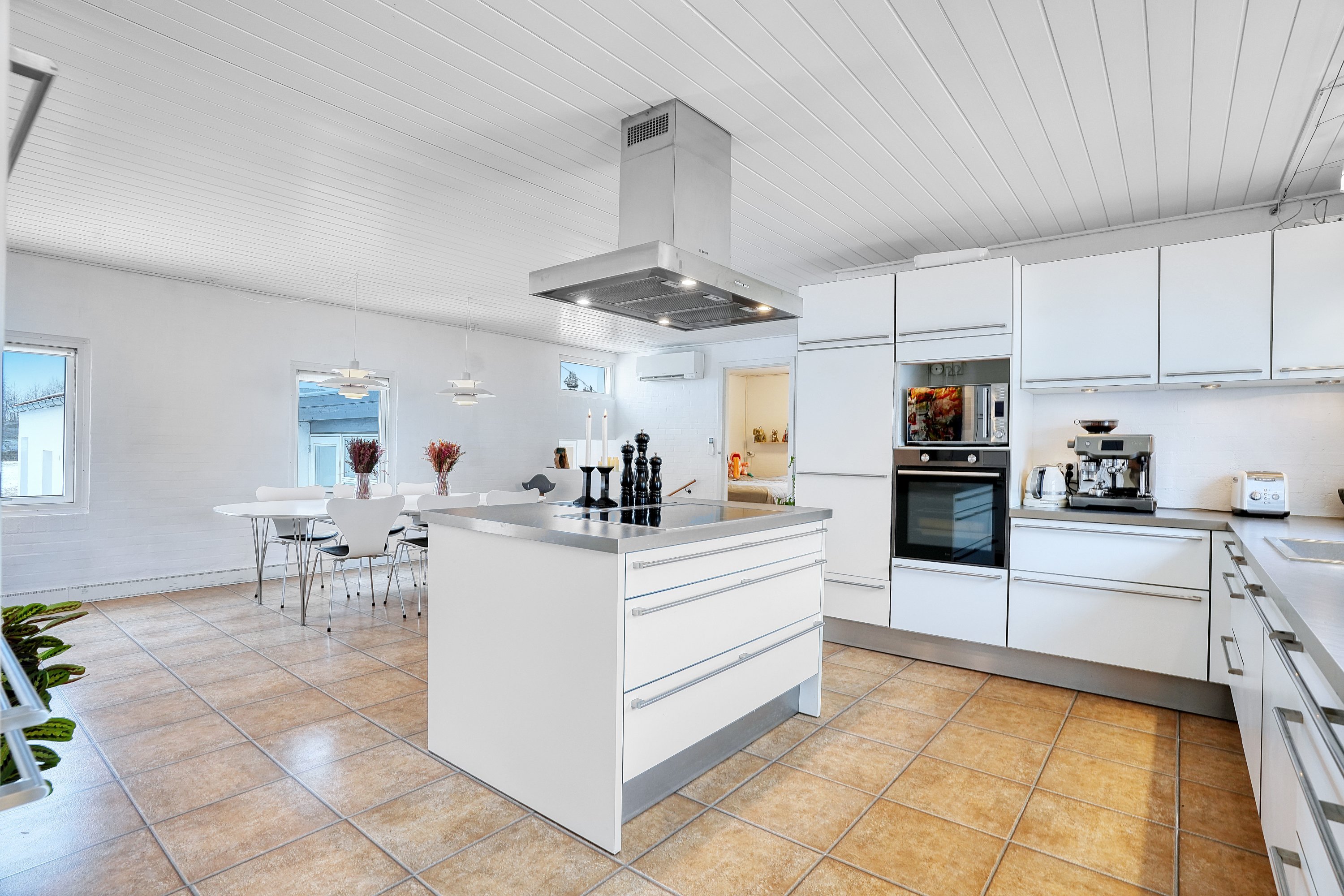 Fremhævet køkken billede i fuldskærmstilstand. Billede af Arnakkegårds Alle 18, Arnakke, 4390 Vipperød