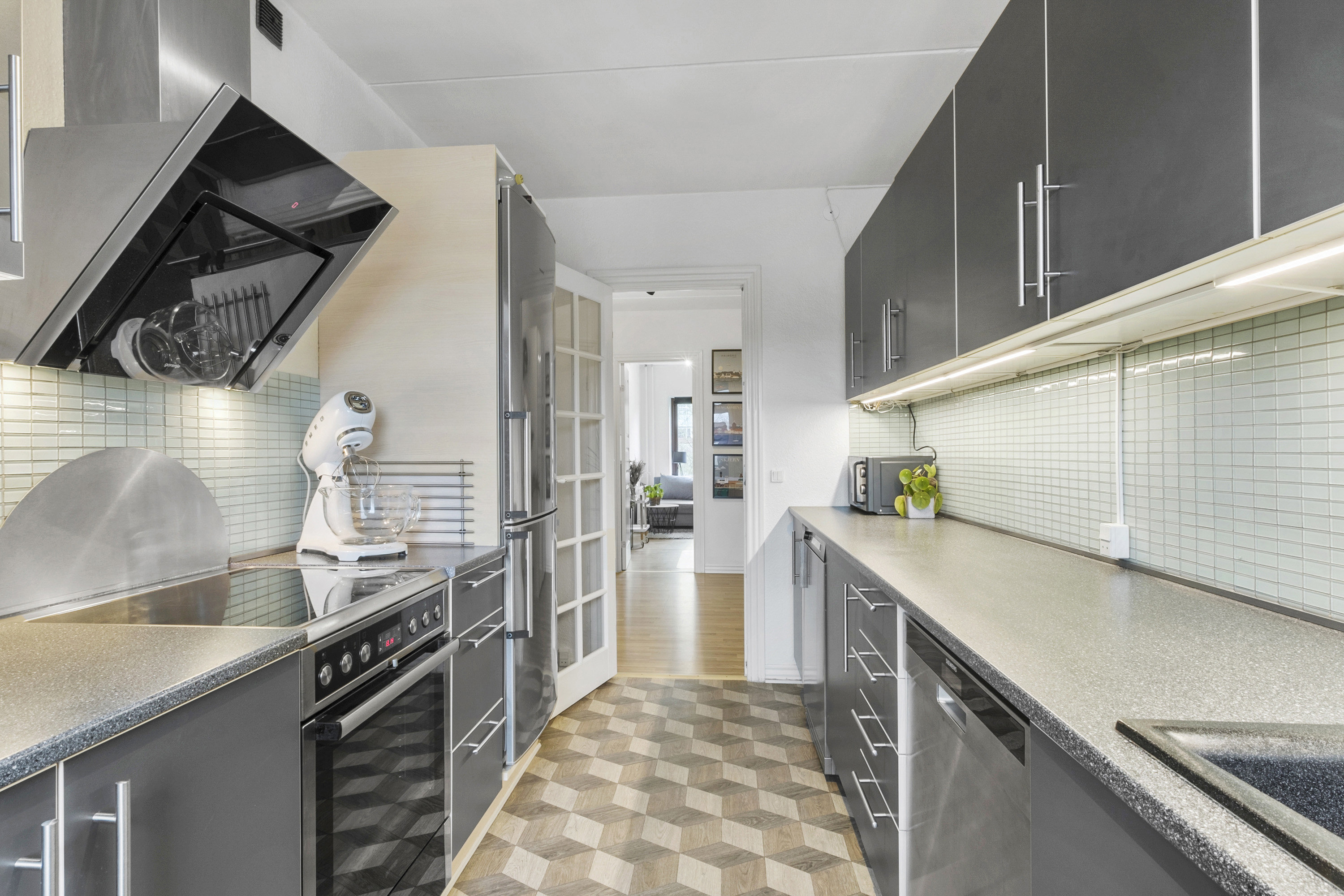 Fremhævet  billede i fuldskærmstilstand. Billede af H. C. Andersens Vej 28, 1. tv., Vejgaard, 9000 Aalborg