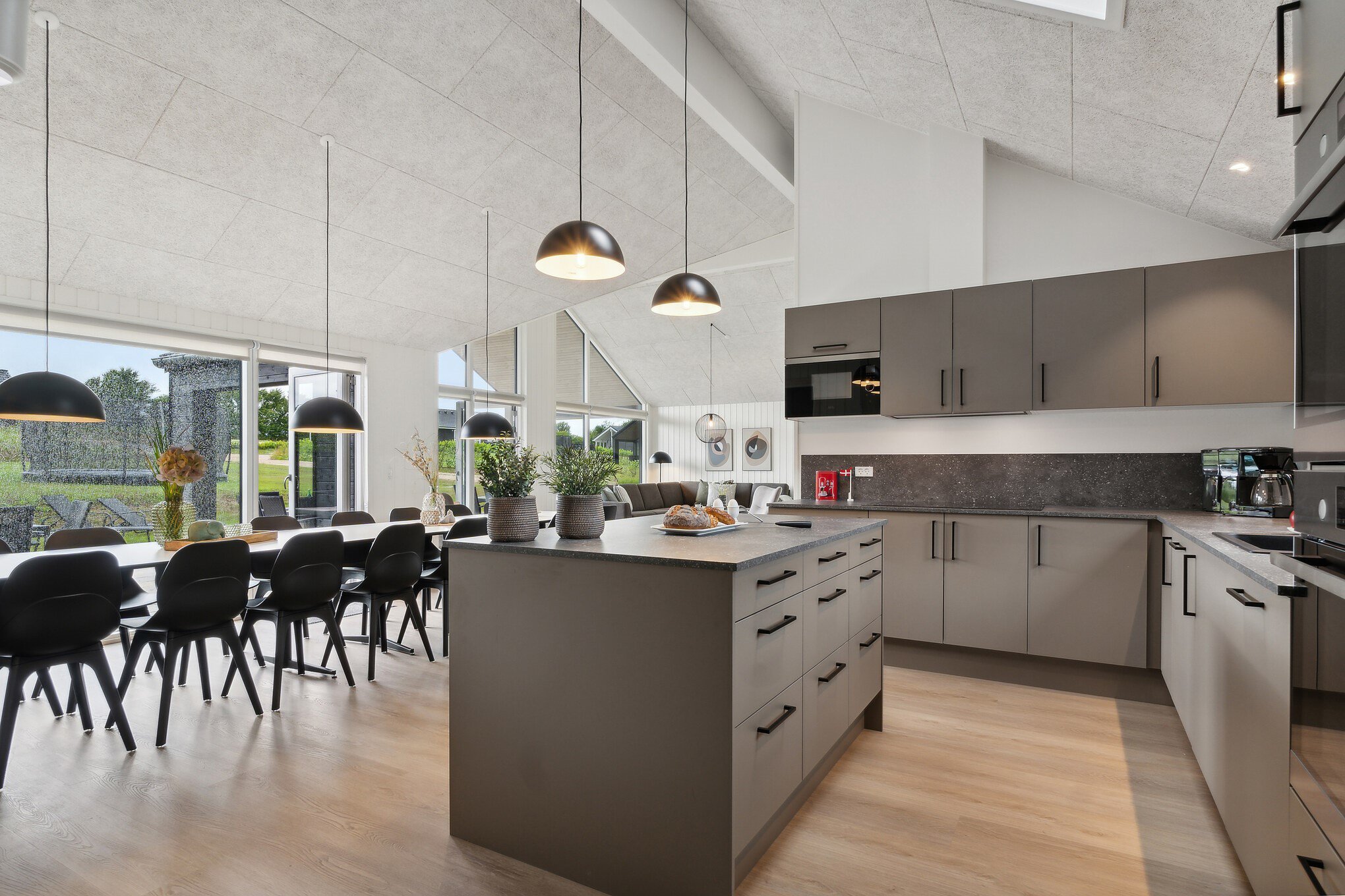 Fremhævet  billede i fuldskærmstilstand. Billede af Strandskoven 8, Hasle, 3790 Hasle