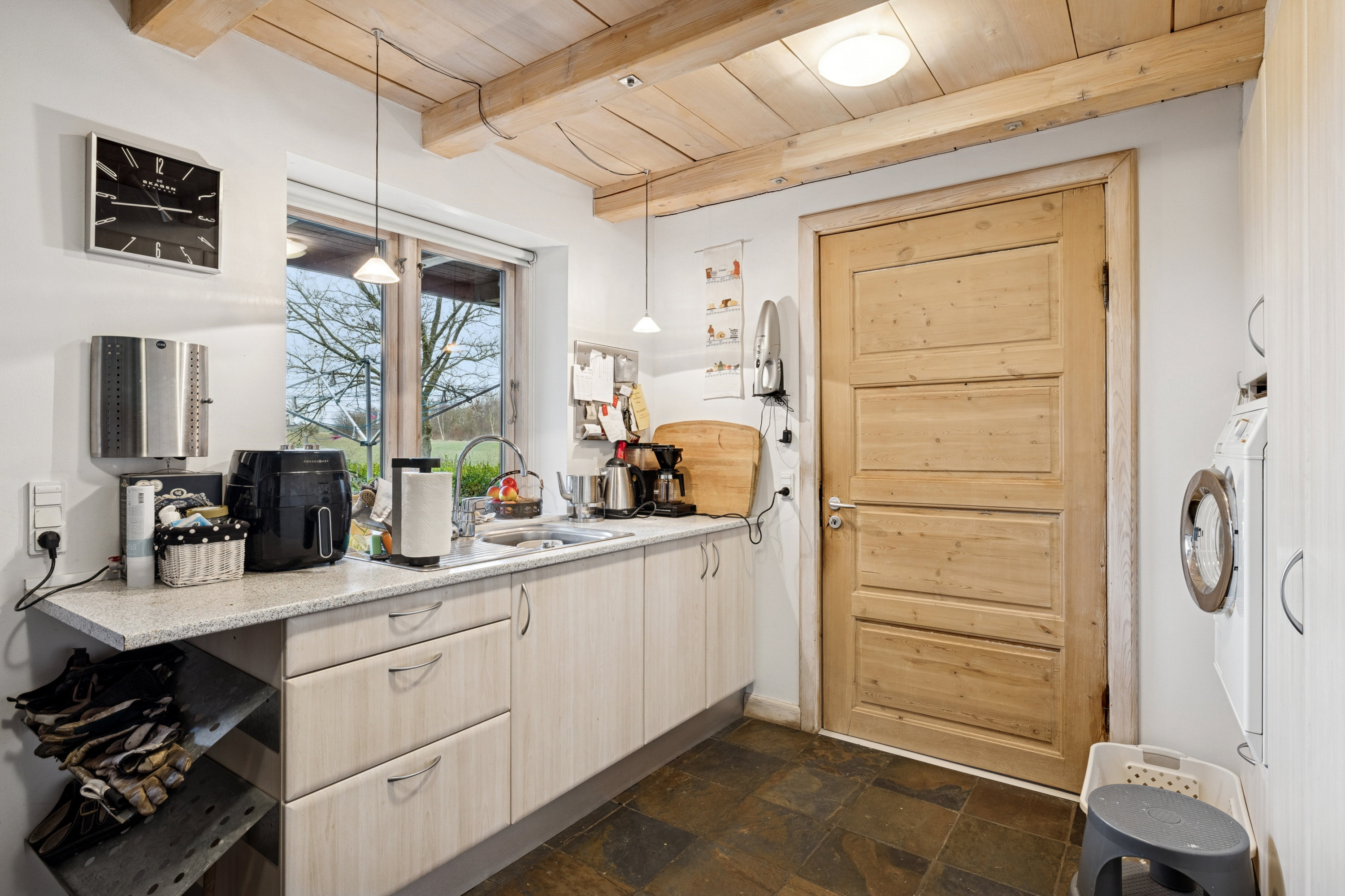 Fremhævet køkken billede i fuldskærmstilstand. Billede af Solgårdsvej 2, Fly, 7800 Skive