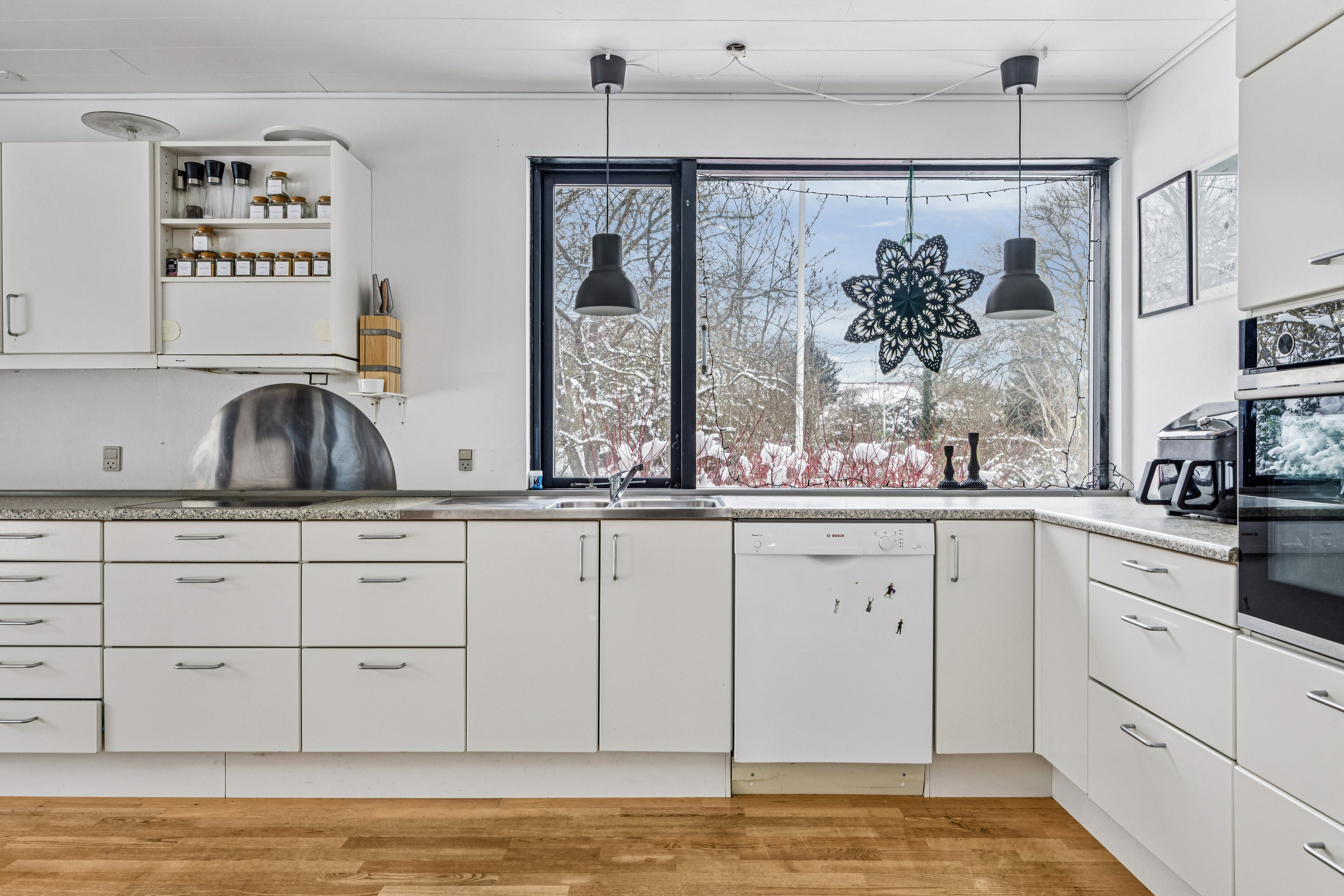 Fremhævet køkken billede i fuldskærmstilstand. Billede af Bygaden 52, Hellested, 4652 Hårlev