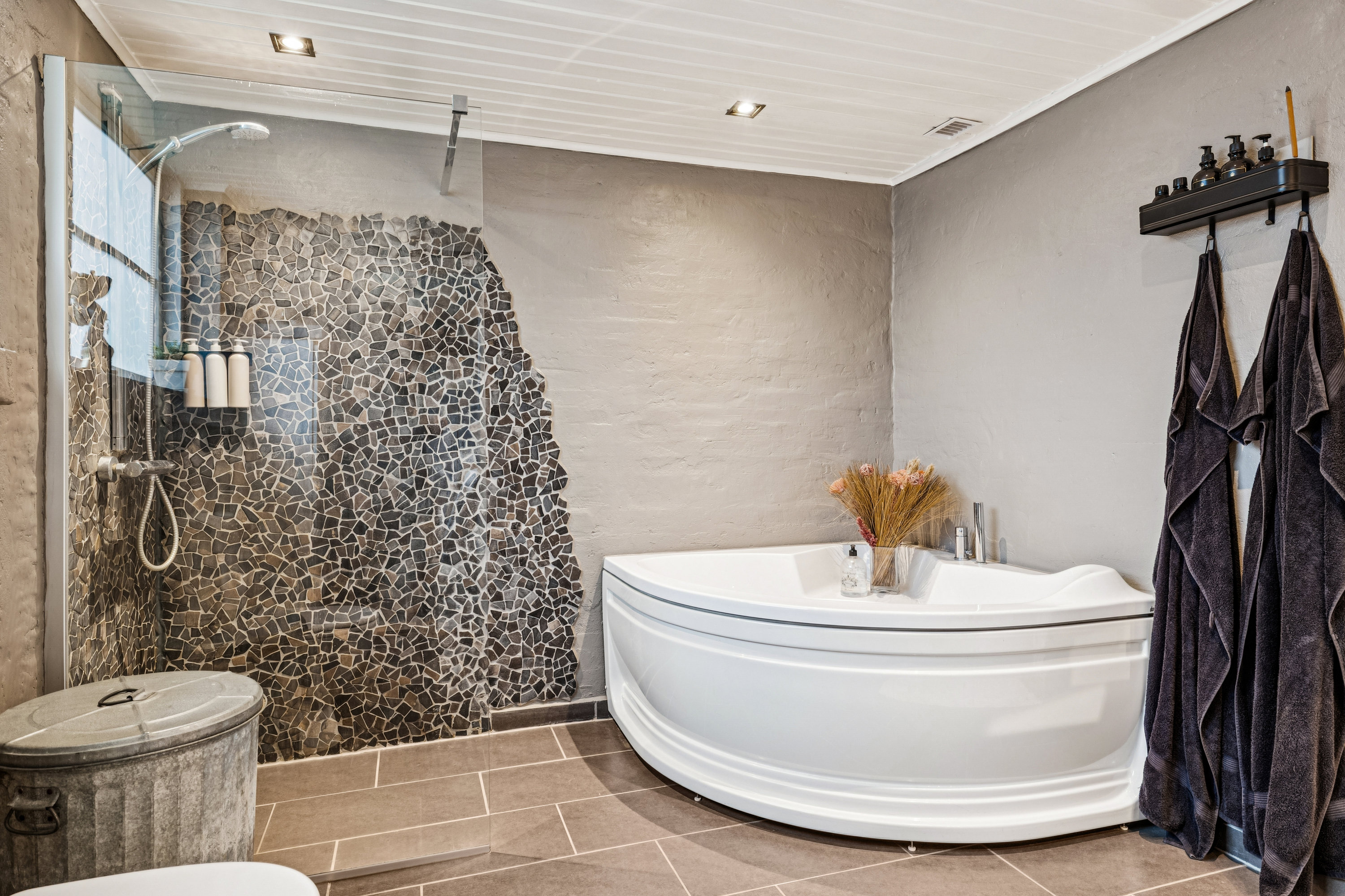 Fremhævet badeværelse billede i fuldskærmstilstand. Billede af Højbovej 7, Handest, 8990 Fårup