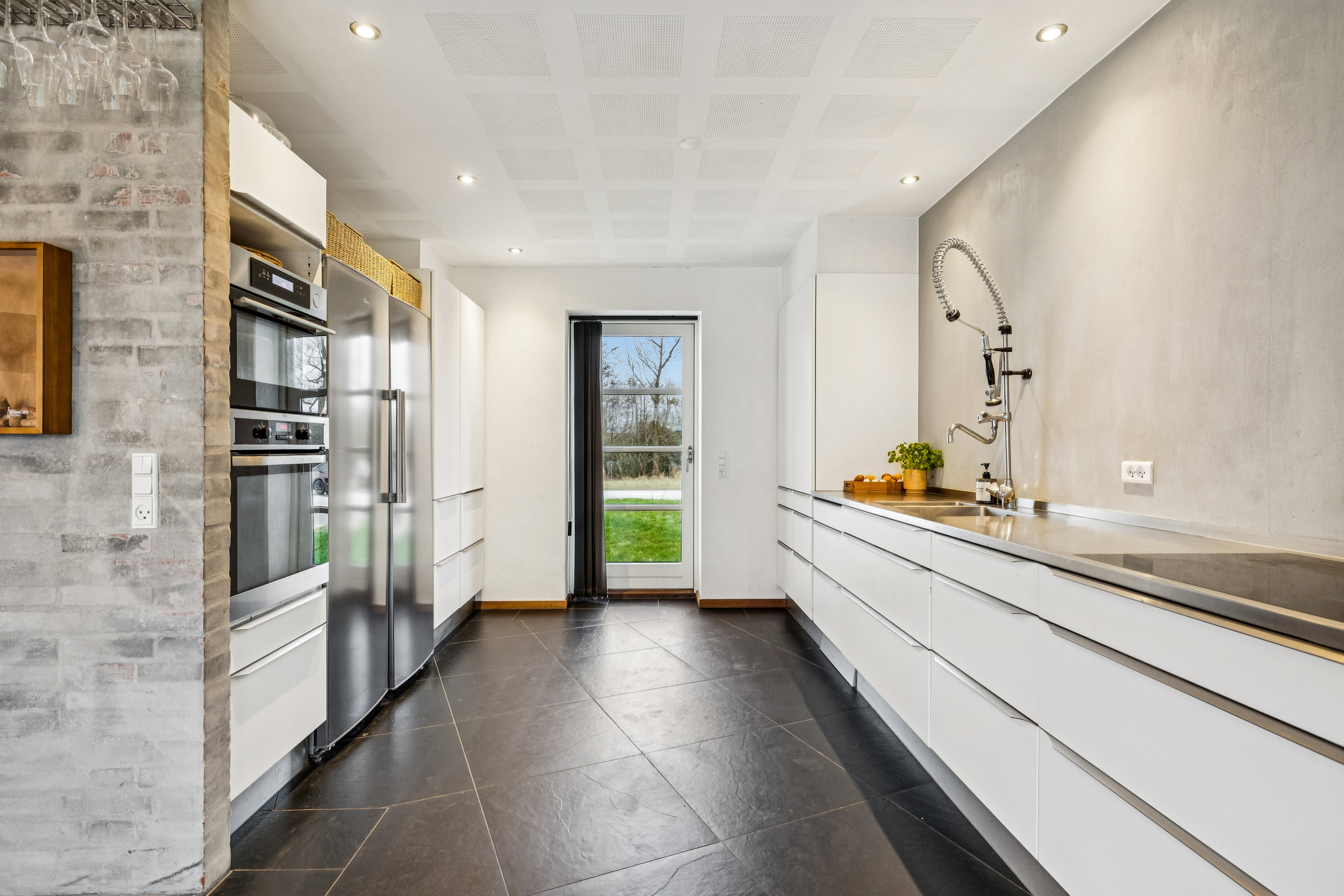 Fremhævet køkken billede i fuldskærmstilstand. Billede af Løgstørvej 72, Hørby, 9500 Hobro