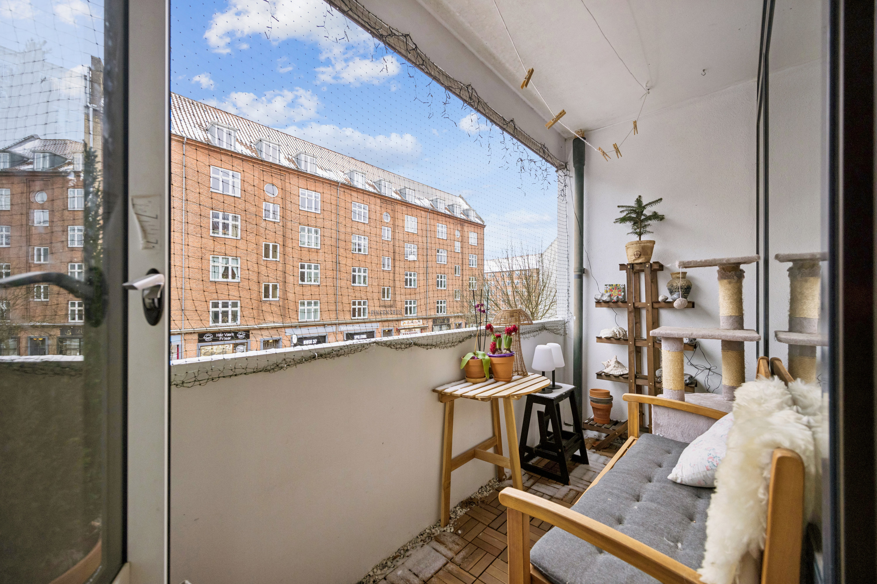 Fremhævet altan billede i fuldskærmstilstand. Billede af Wilkensvej 17A, 1. tv., 2000 Frederiksberg