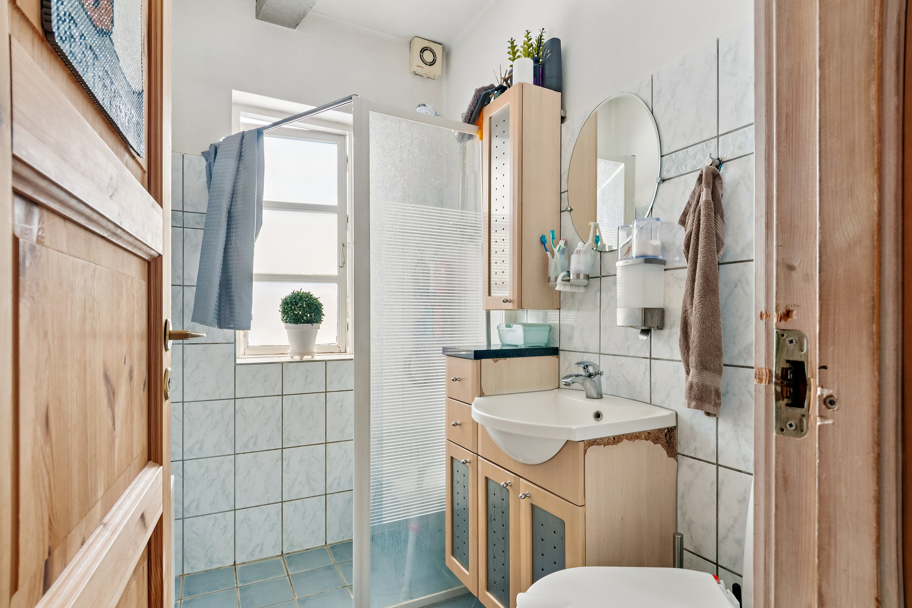 Fremhævet badeværelse billede i fuldskærmstilstand. Billede af Kongelundsvej 130, 2300 København S